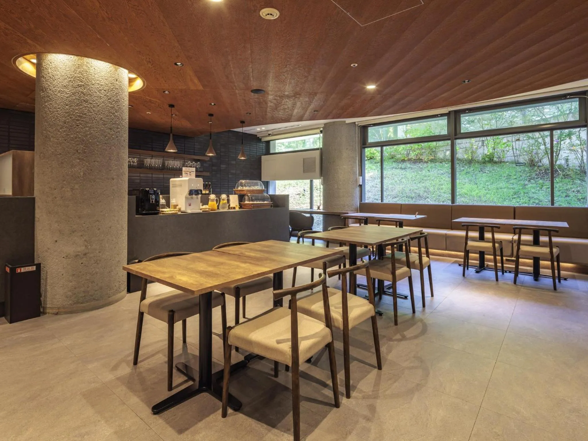 Coffee/tea facilities in WeBase KAMAKURA