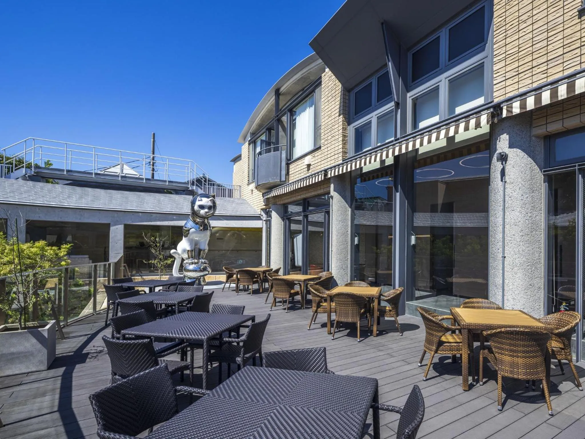 Restaurant/places to eat in WeBase KAMAKURA