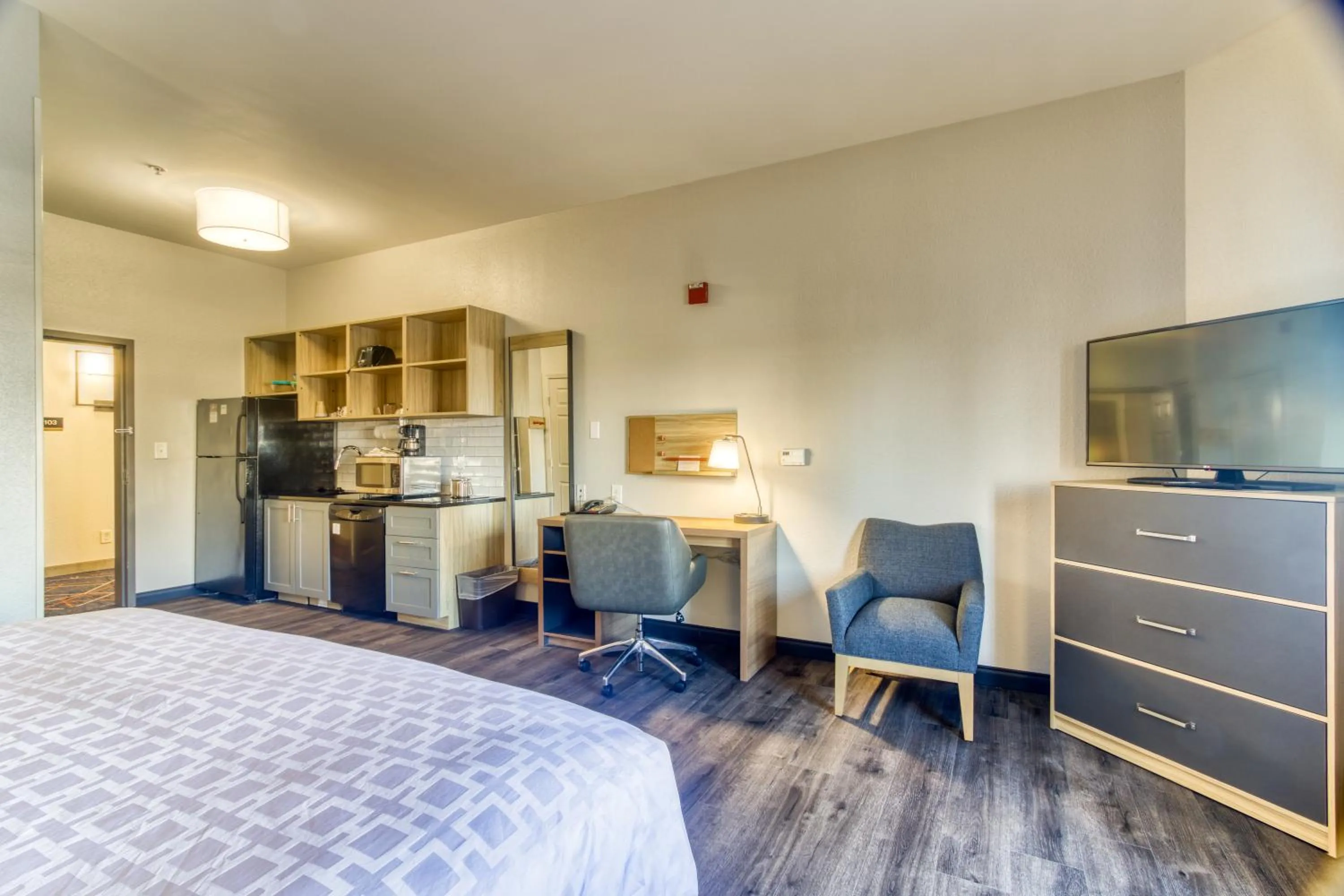 Bed in Candlewood Suites New Bern by IHG