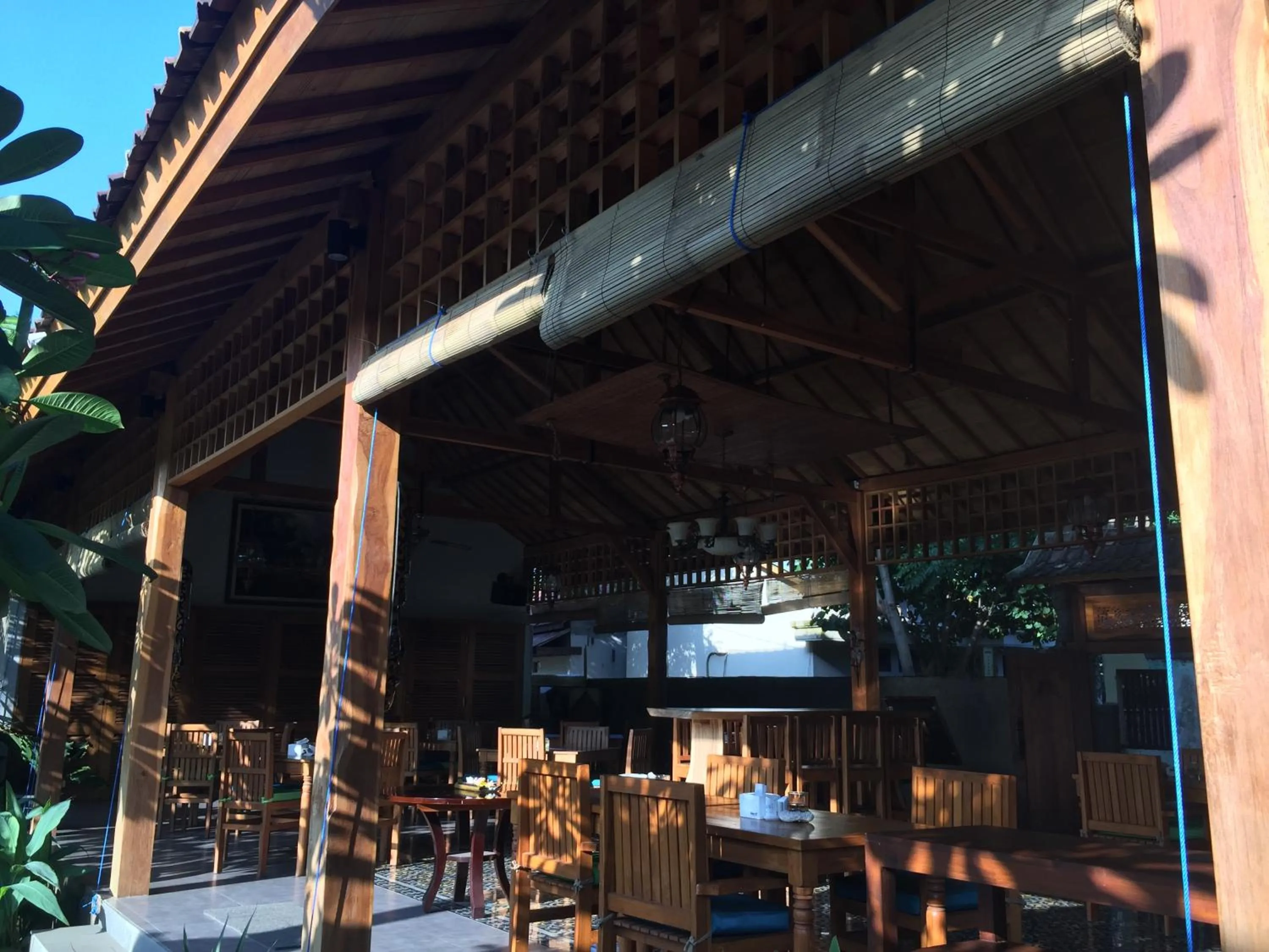 Restaurant/places to eat in Paradesa Villa