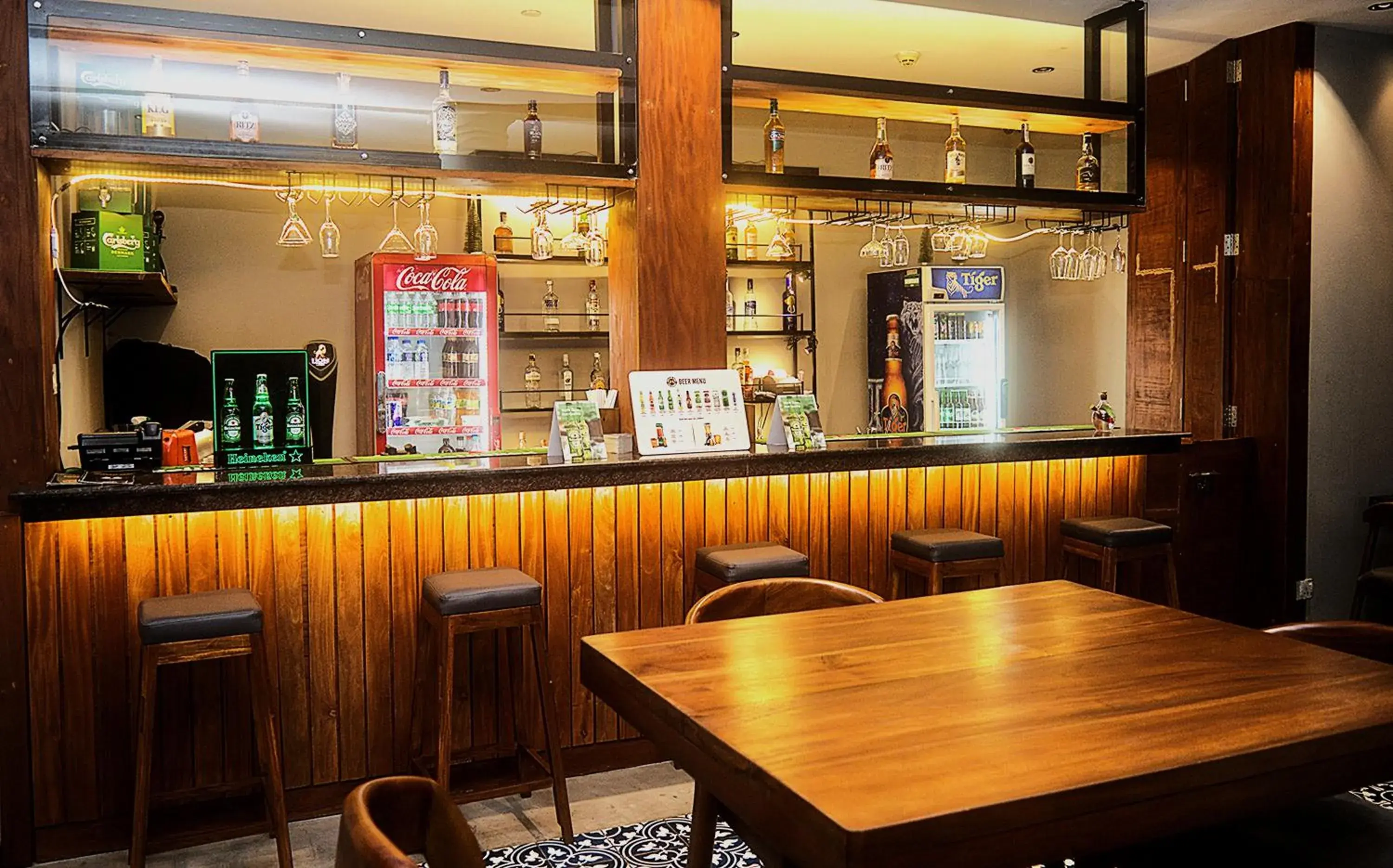 Lounge or bar in Fairway Colombo - Sri Lanka's First Hotel With Robot Technology Lounge or bar in Fairway Colombo - Sri Lanka's First Hotel With Robot Technology