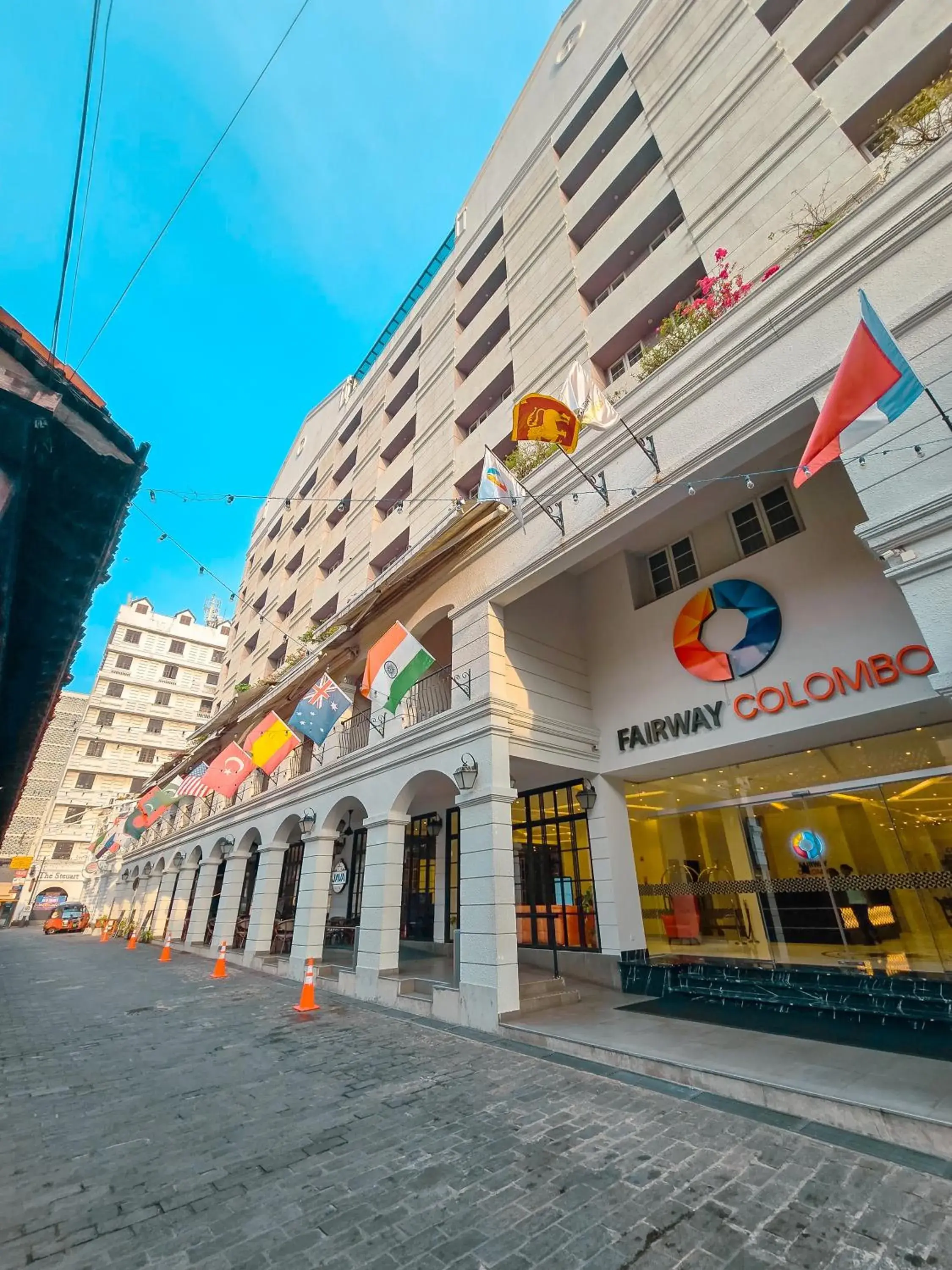 Property building in Fairway Colombo - Sri Lanka's First Hotel With Robot Technology Property building in Fairway Colombo - Sri Lanka's First Hotel With Robot Technology