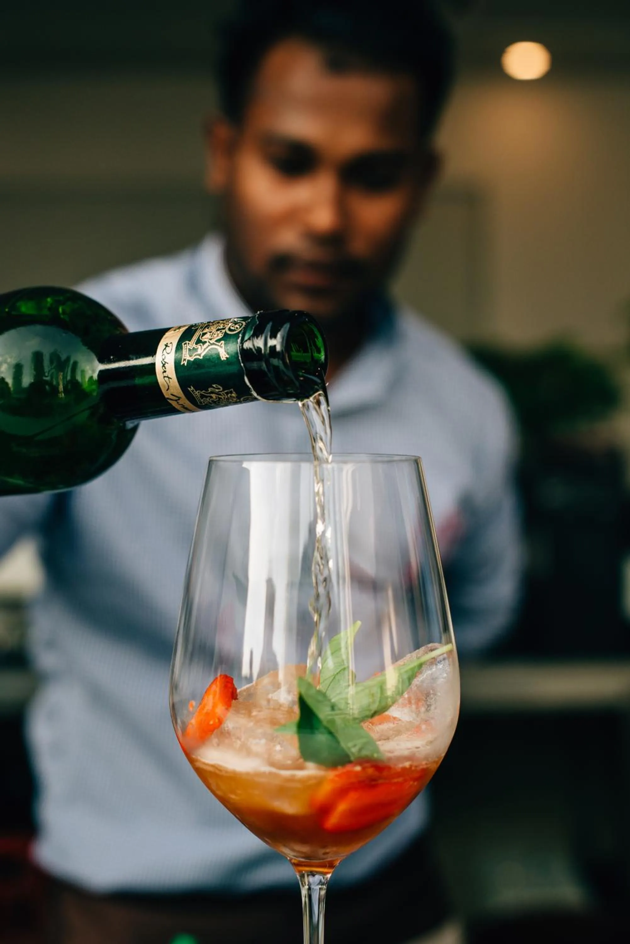 Lounge or bar in Fairway Colombo - Sri Lanka's First Hotel With Robot Technology