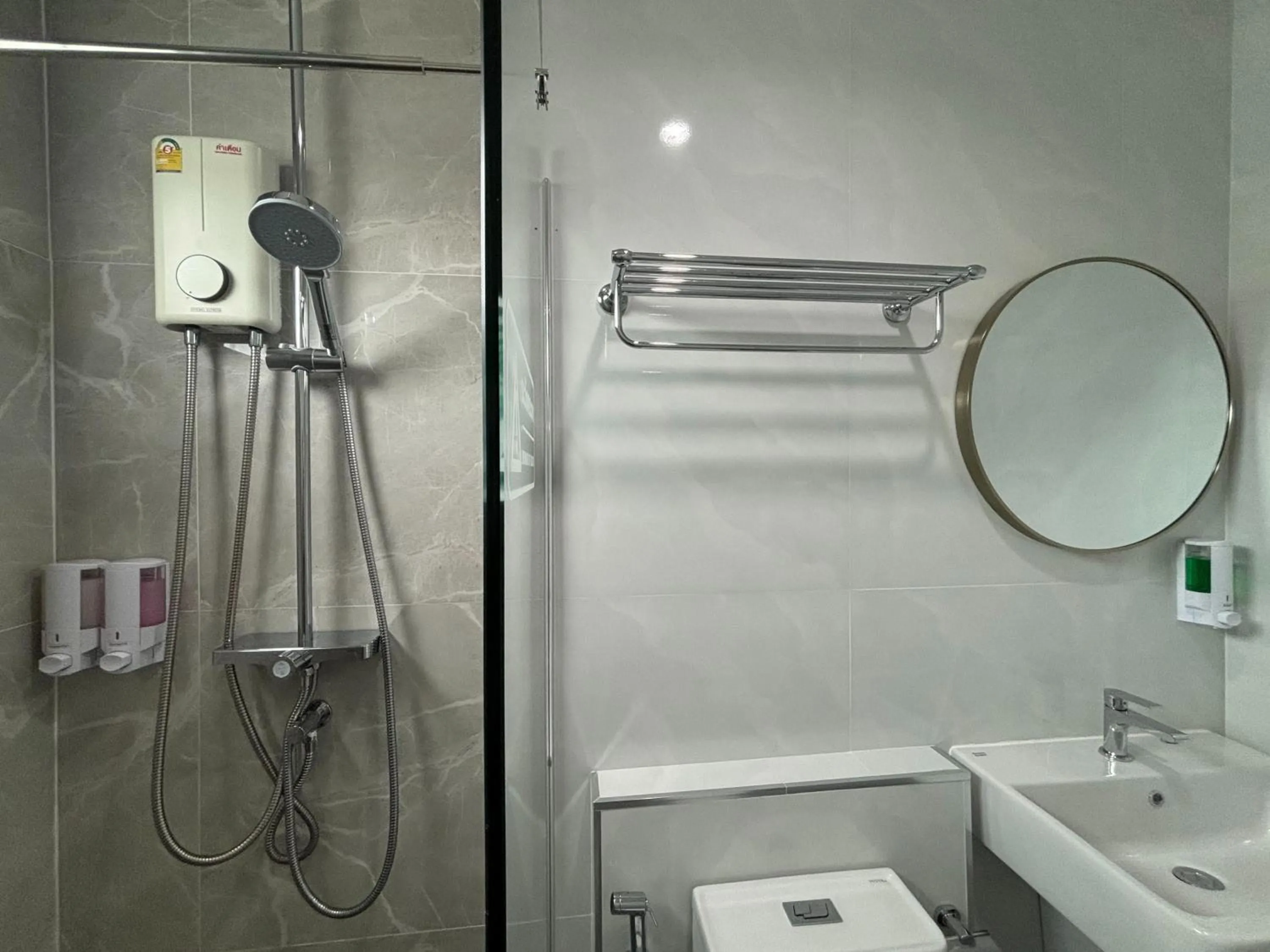 Shower in Mangoes Pattaya