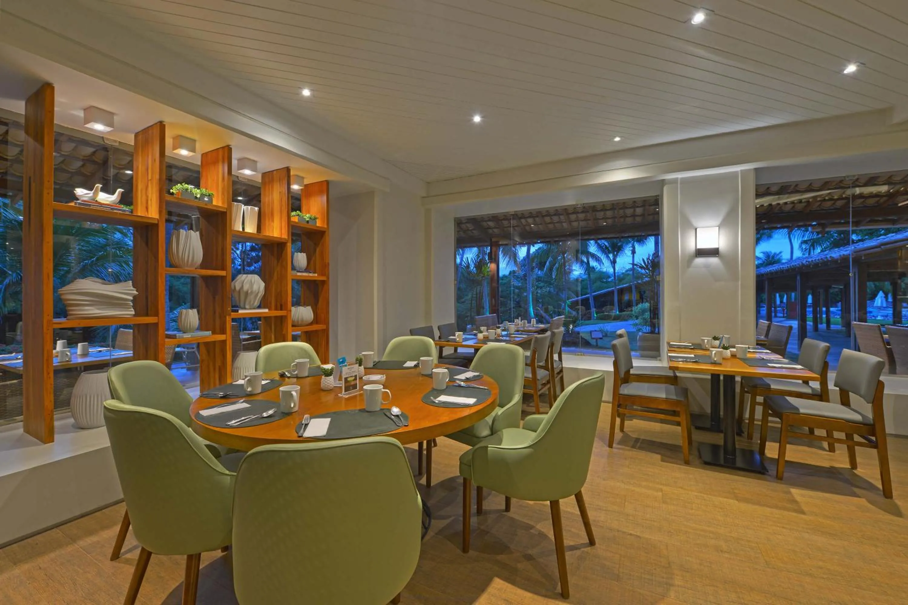 Restaurant/places to eat in Hotel Deville Prime Salvador