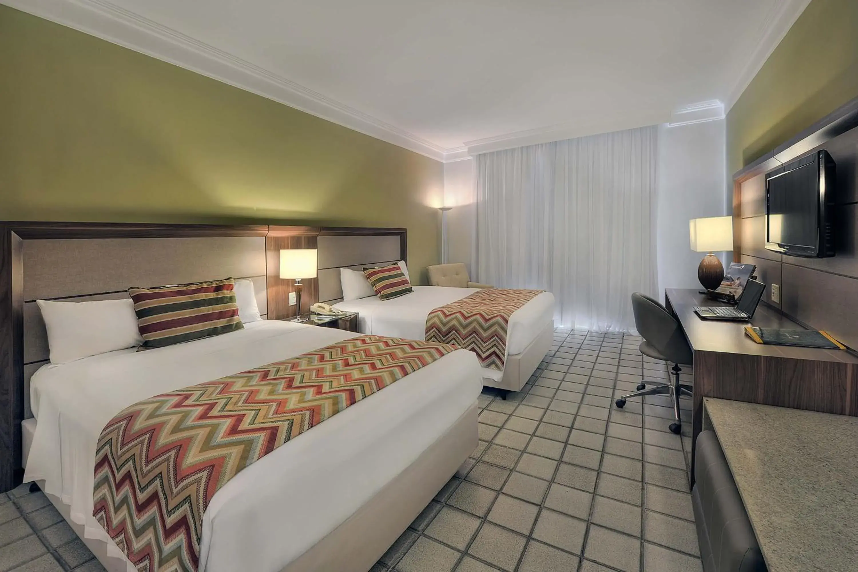 TV and multimedia, Bed in Hotel Deville Prime Salvador TV and multimedia, Bed in Hotel Deville Prime Salvador