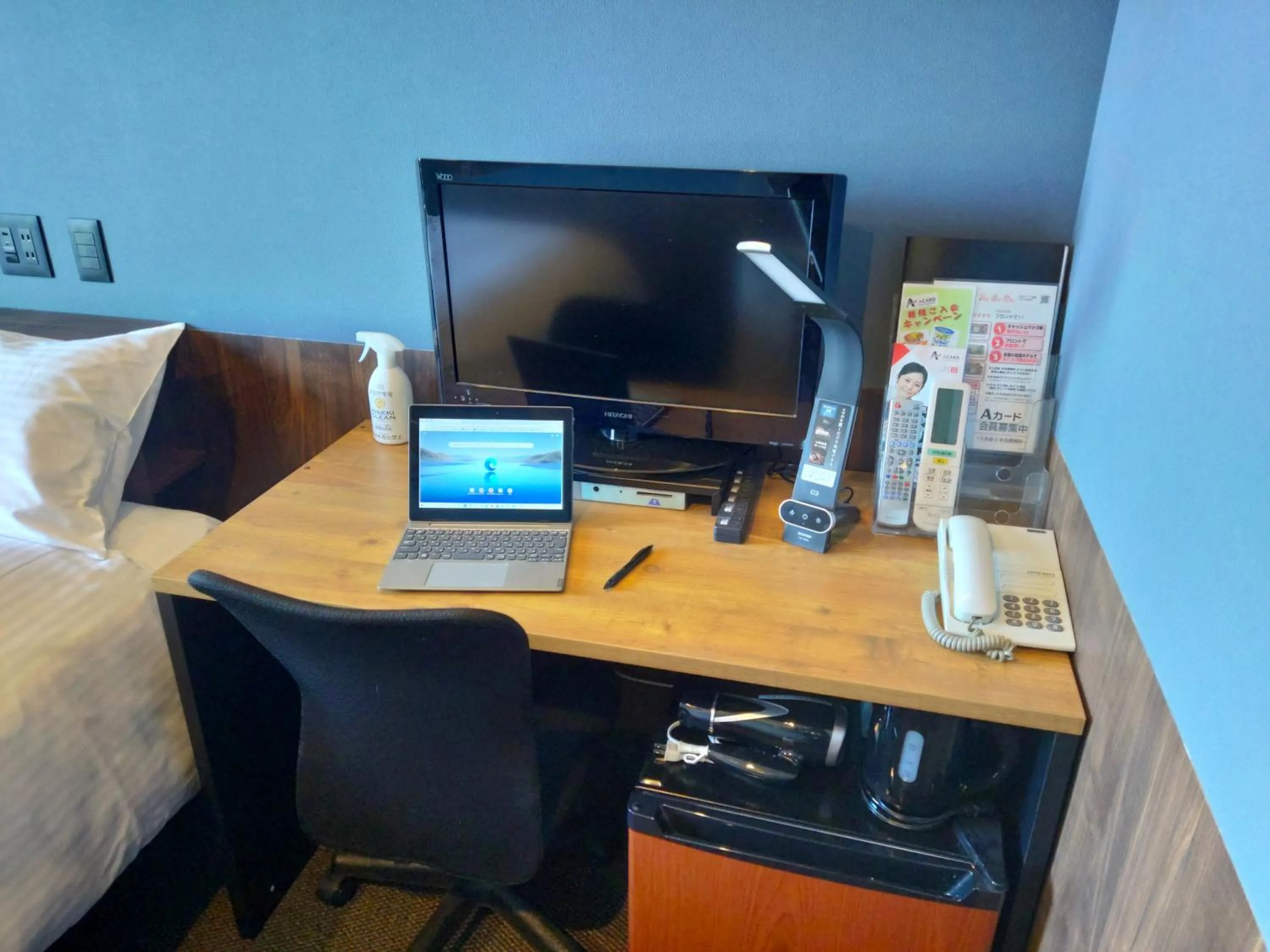 Bed in Handa Station Hotel