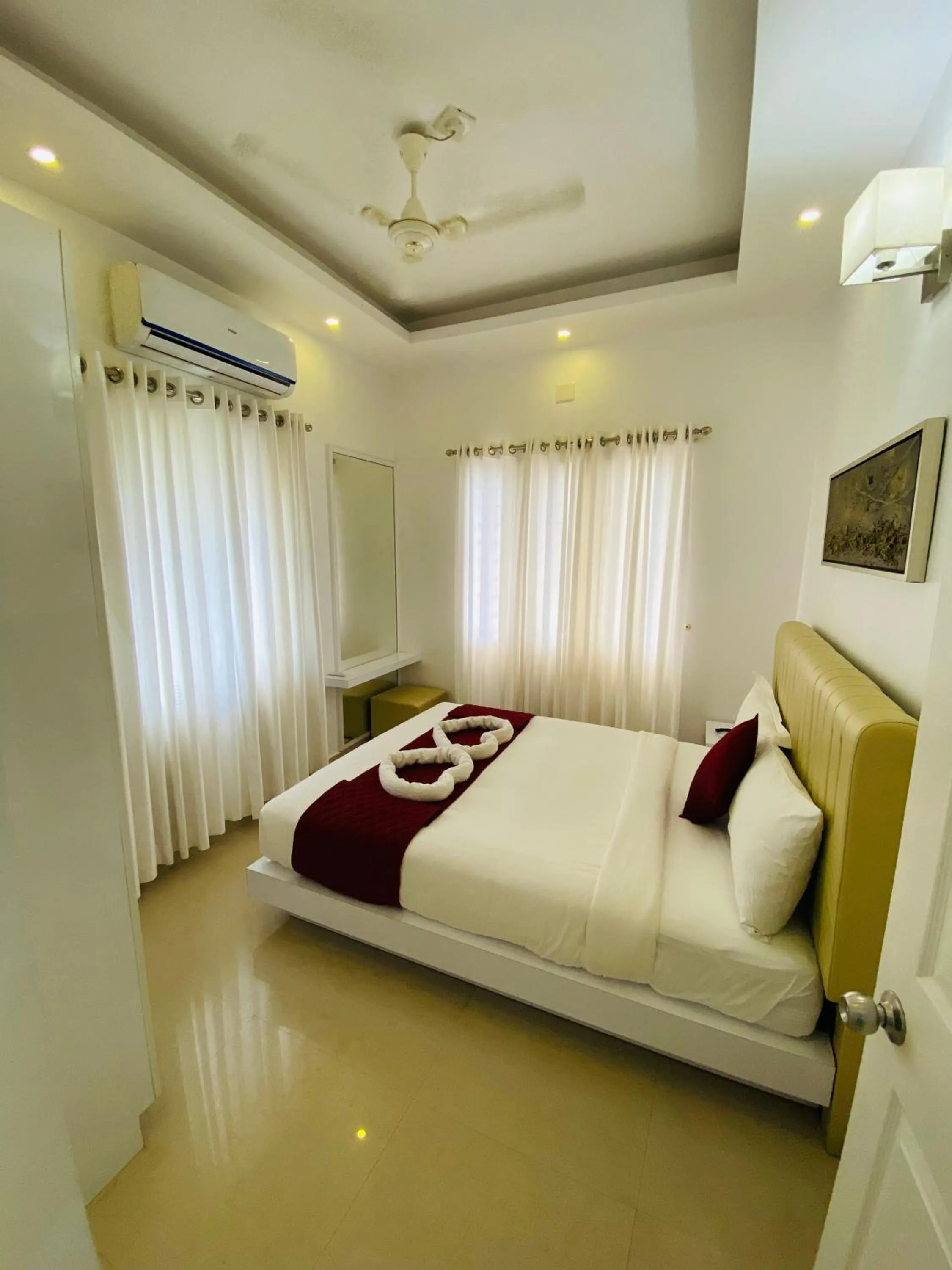 Bedroom, Bed in Le Villagio Resort & Domes