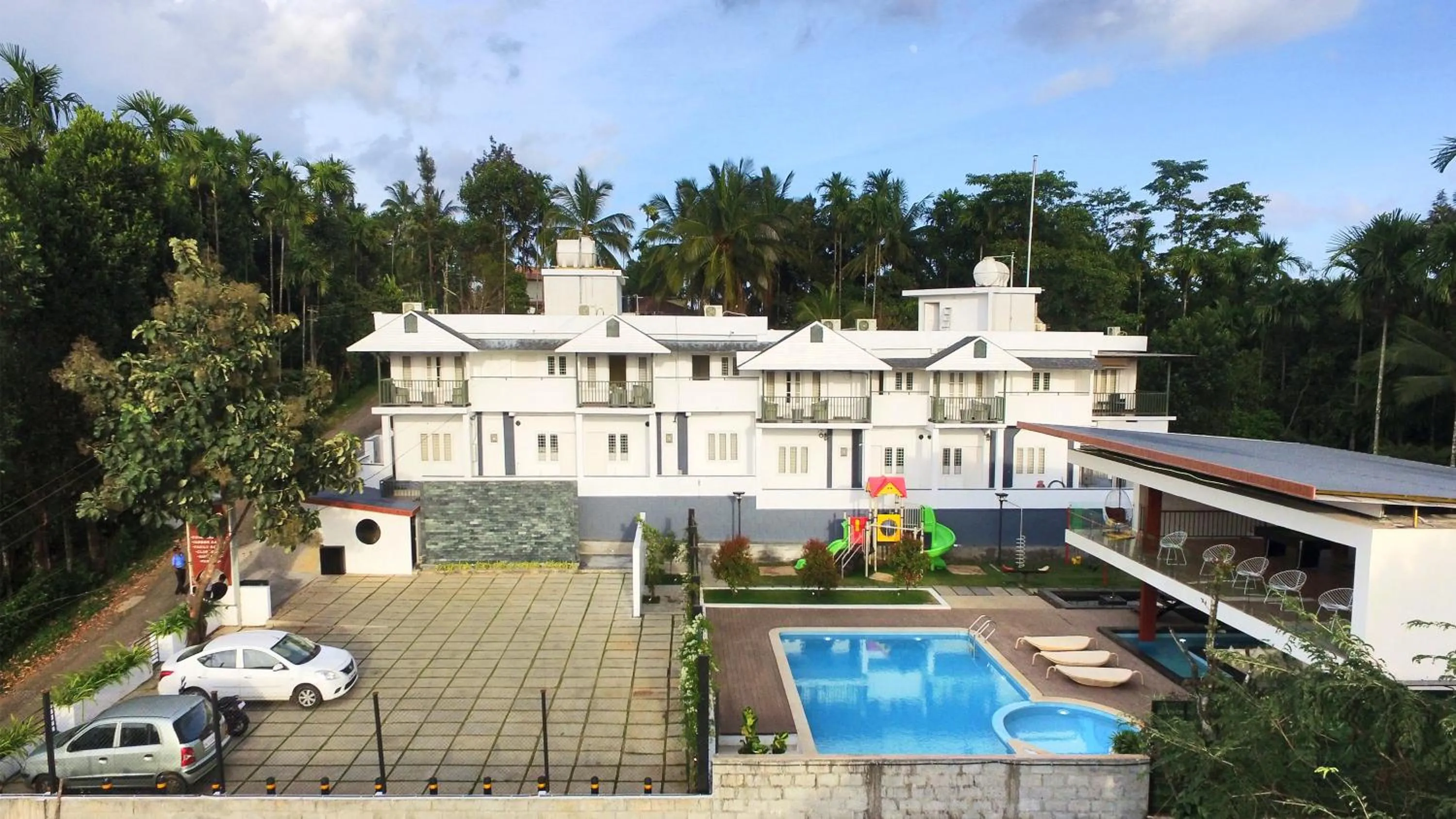 Patio in Le Villagio Resort & Domes
