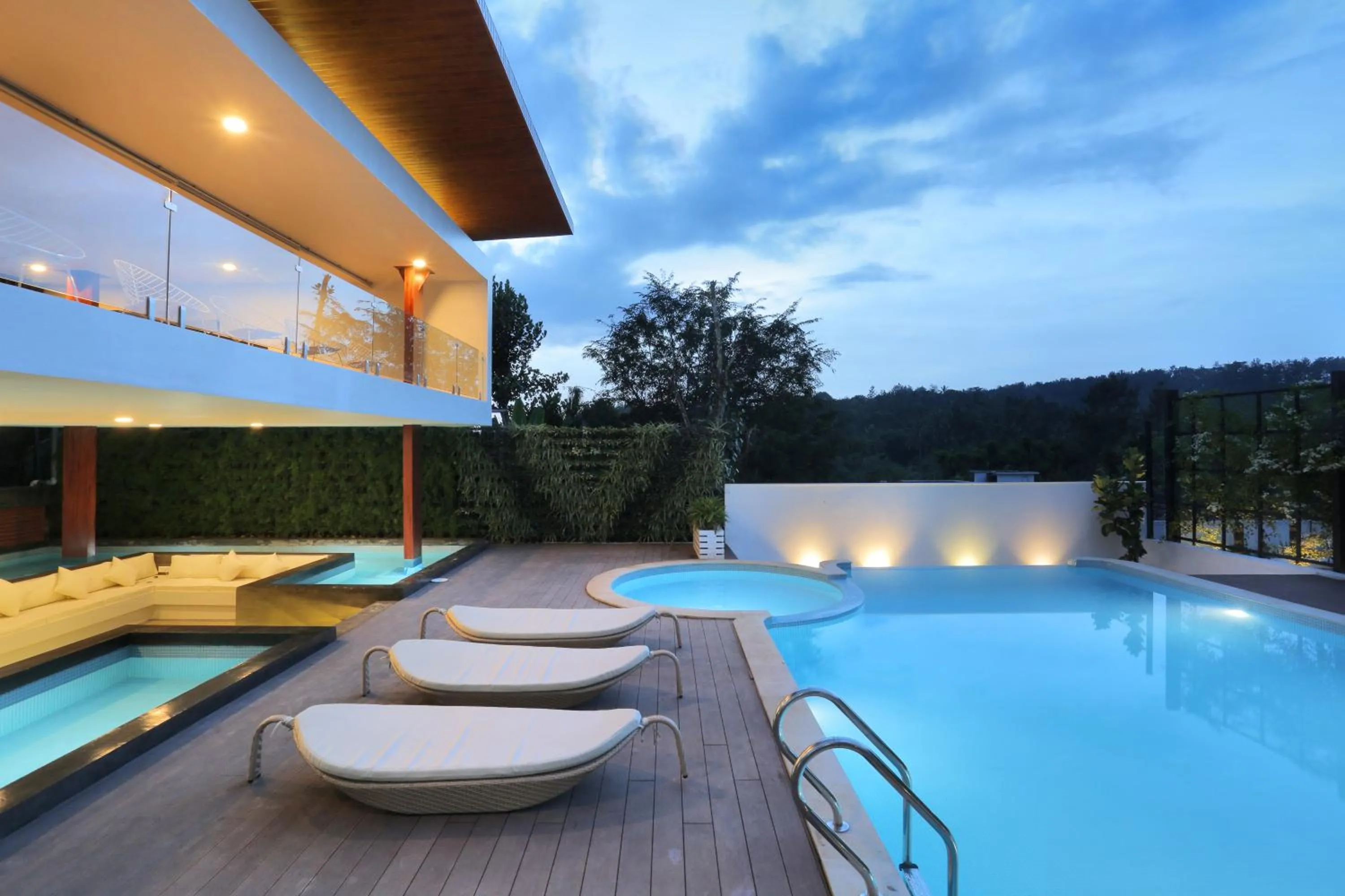 Swimming pool in Le Villagio Resort & Domes