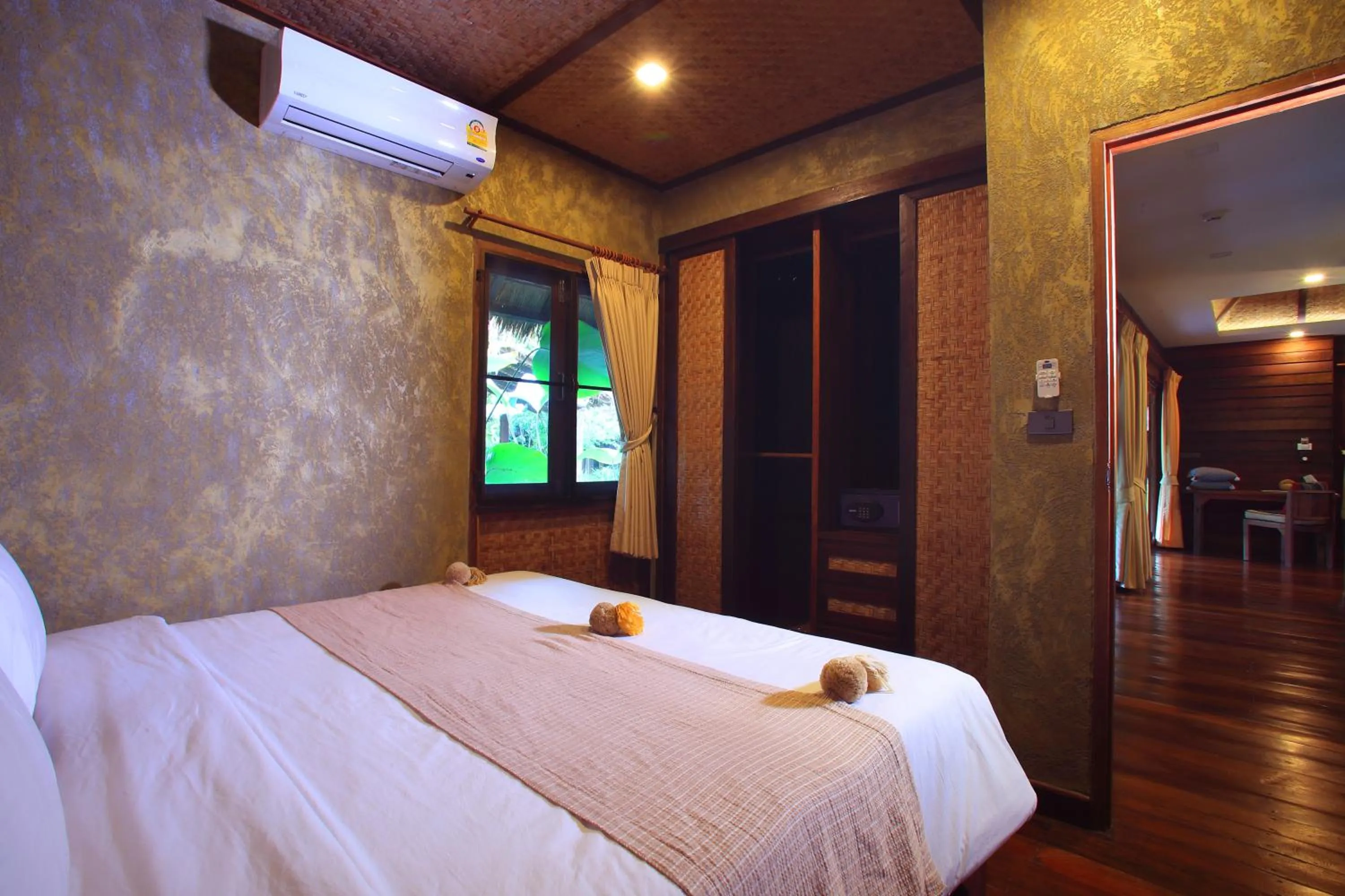 Bed in Azalea Village