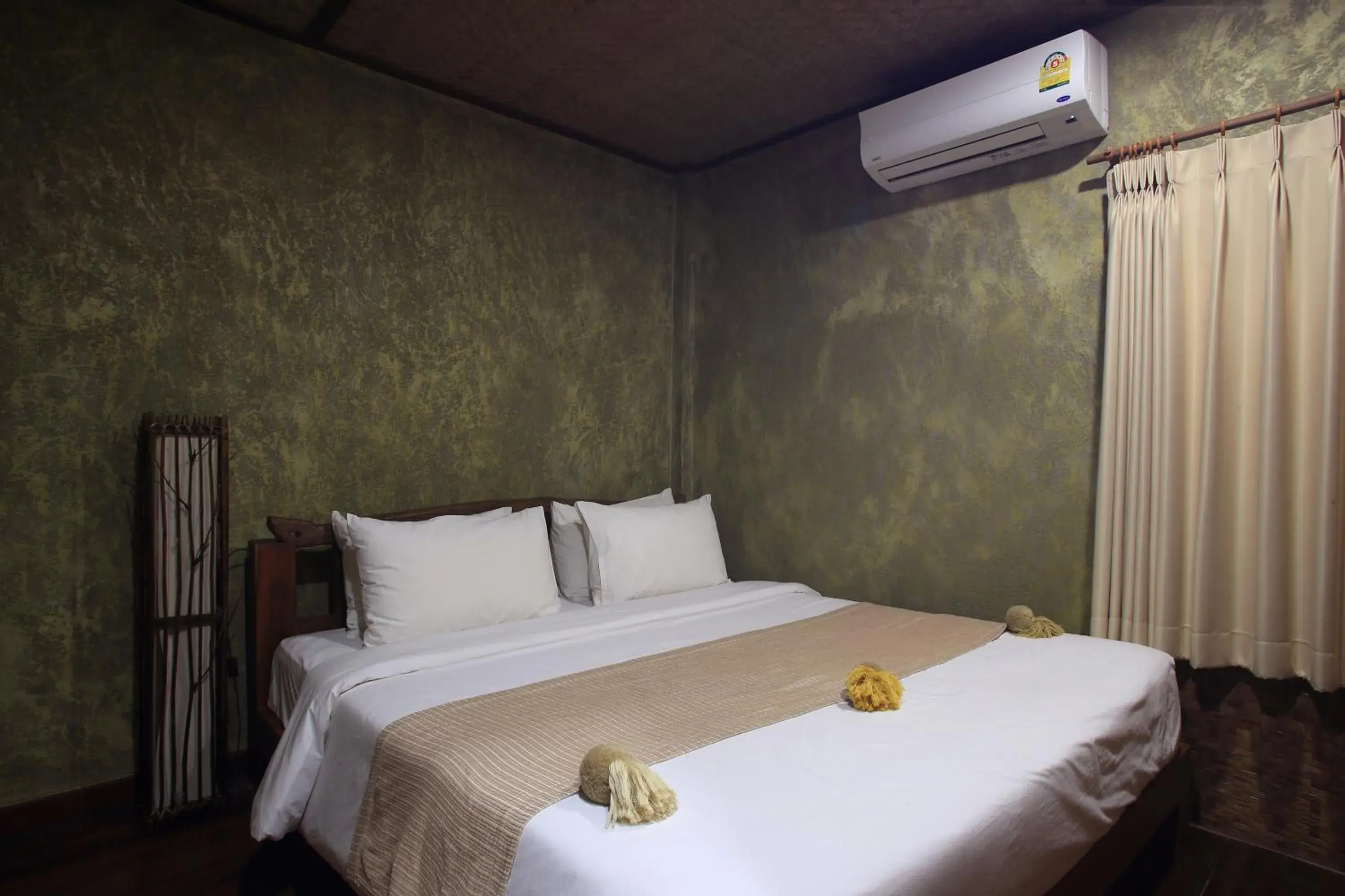 Bed in Azalea Village Bed in Azalea Village