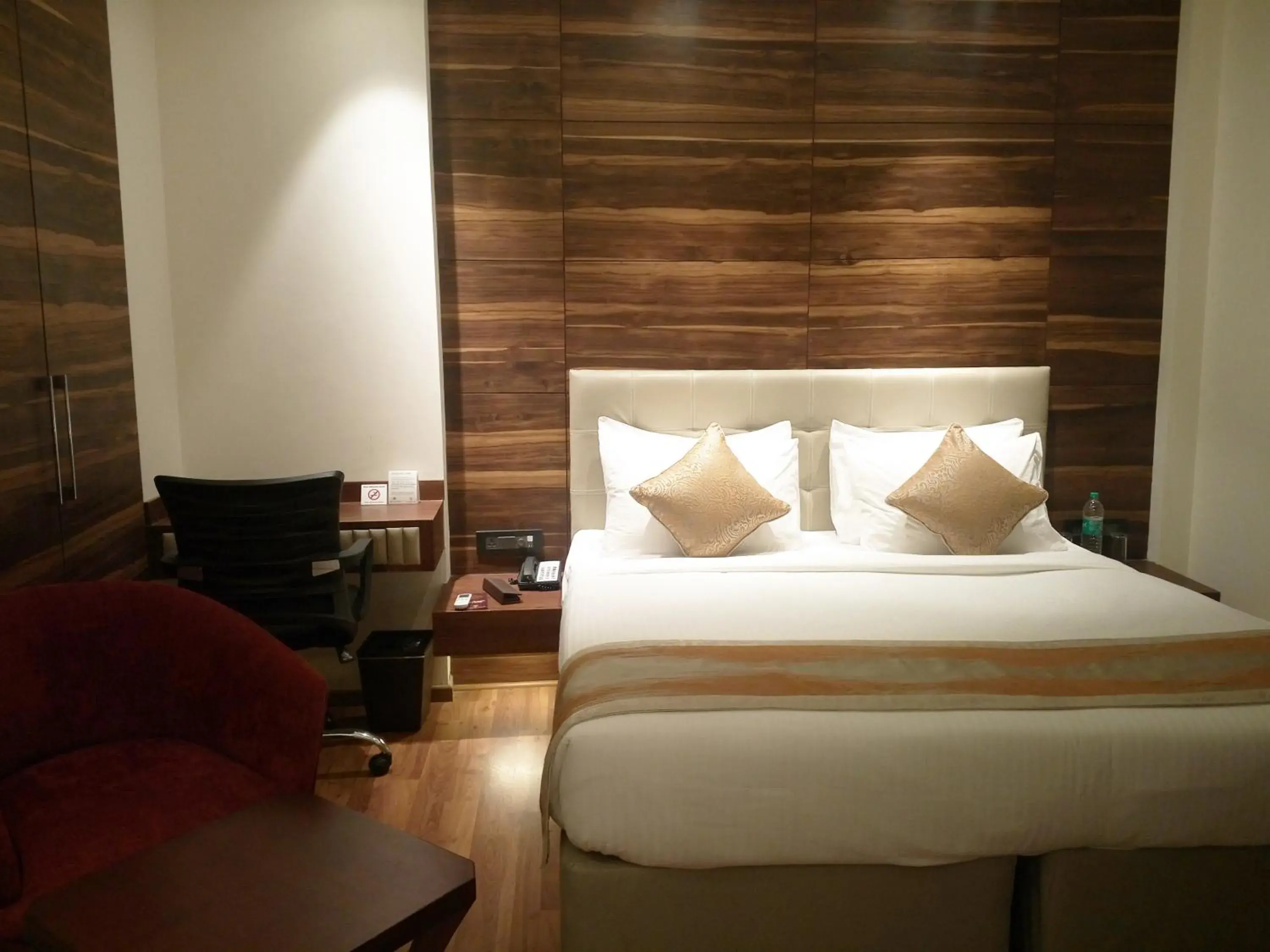 Bedroom, Bed in Connaught Royale Delhi Bedroom, Bed in Connaught Royale Delhi