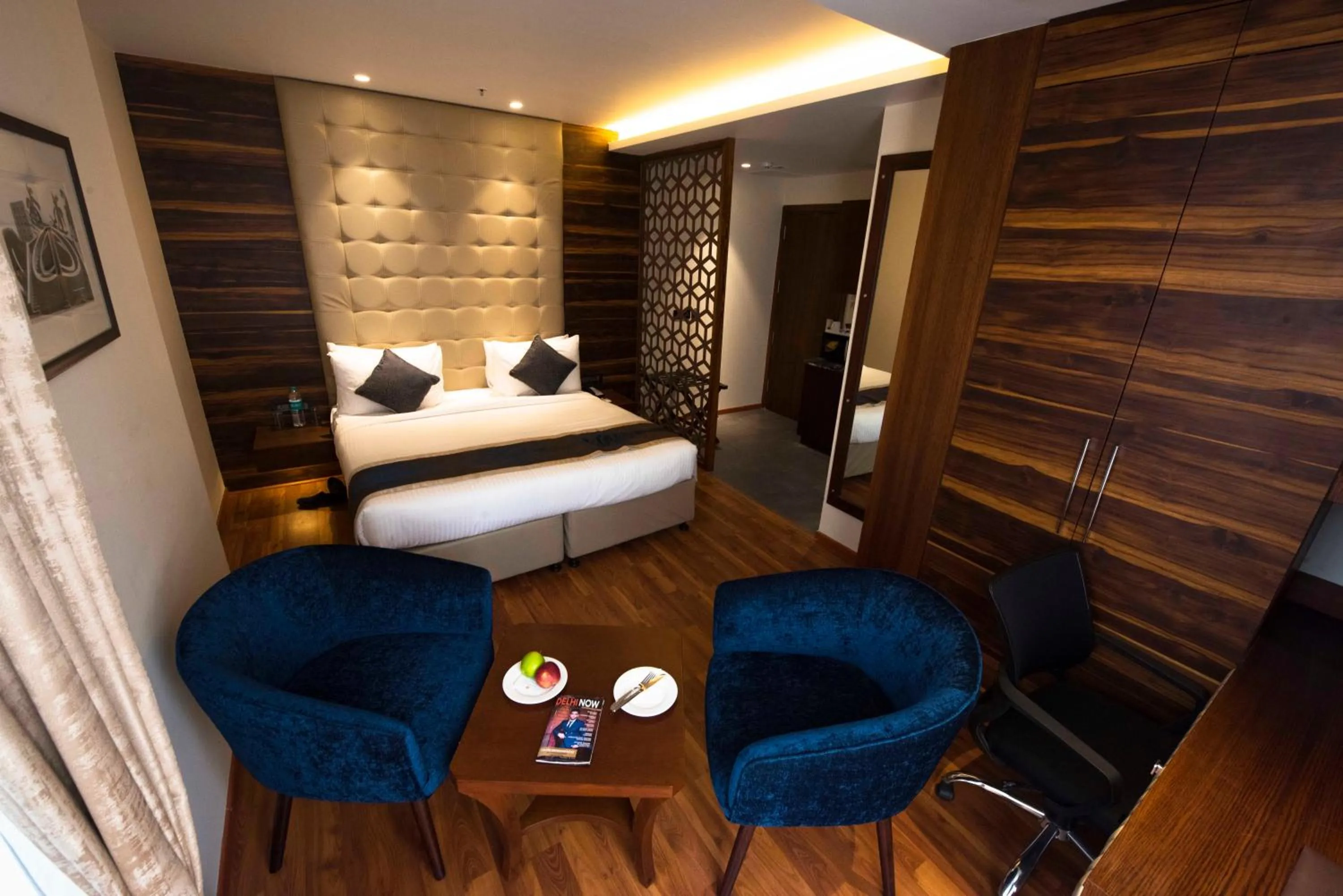 Bathroom, Bed in Connaught Royale Delhi