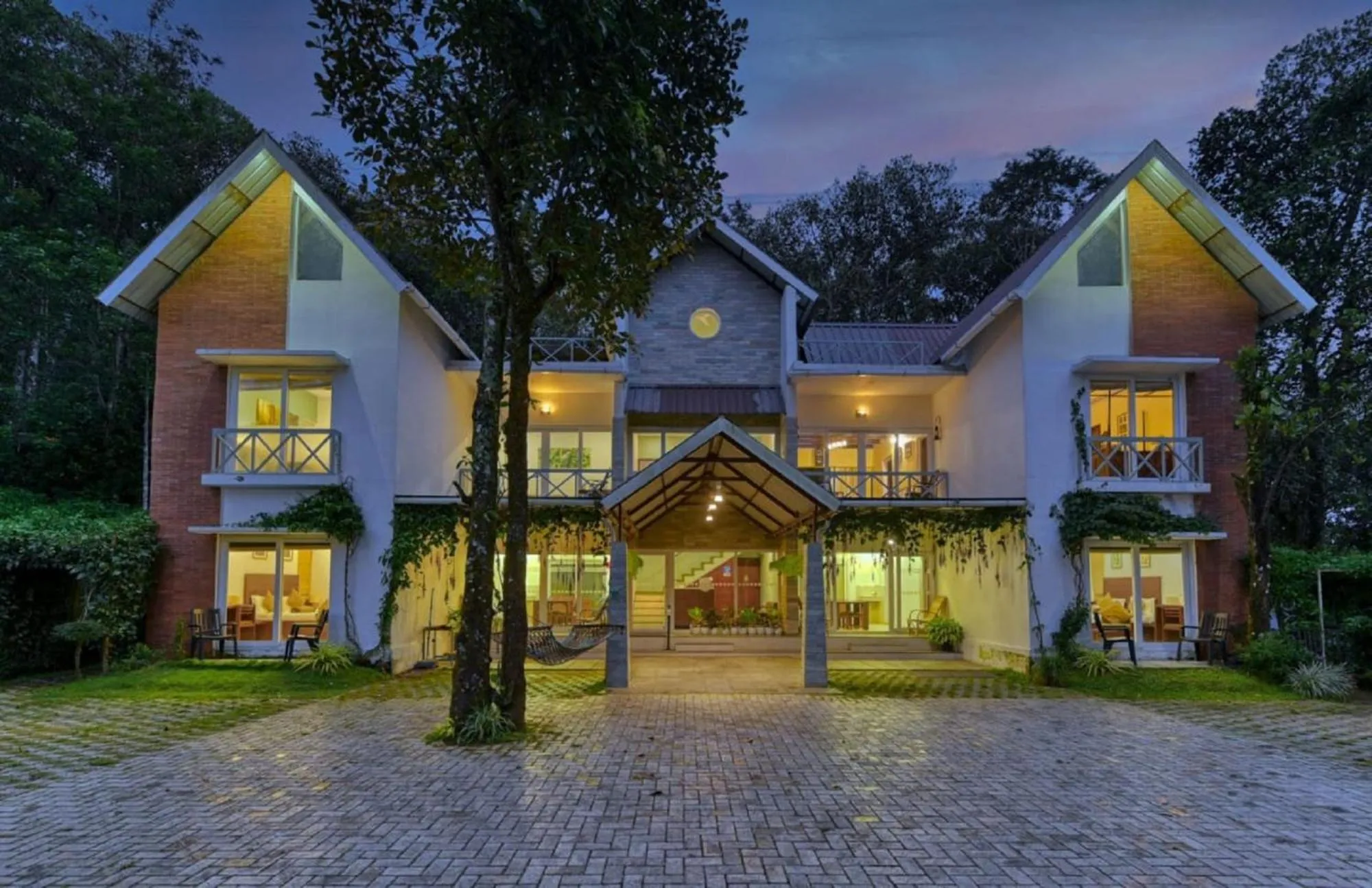 Property building in Crayons Guest House Munnar