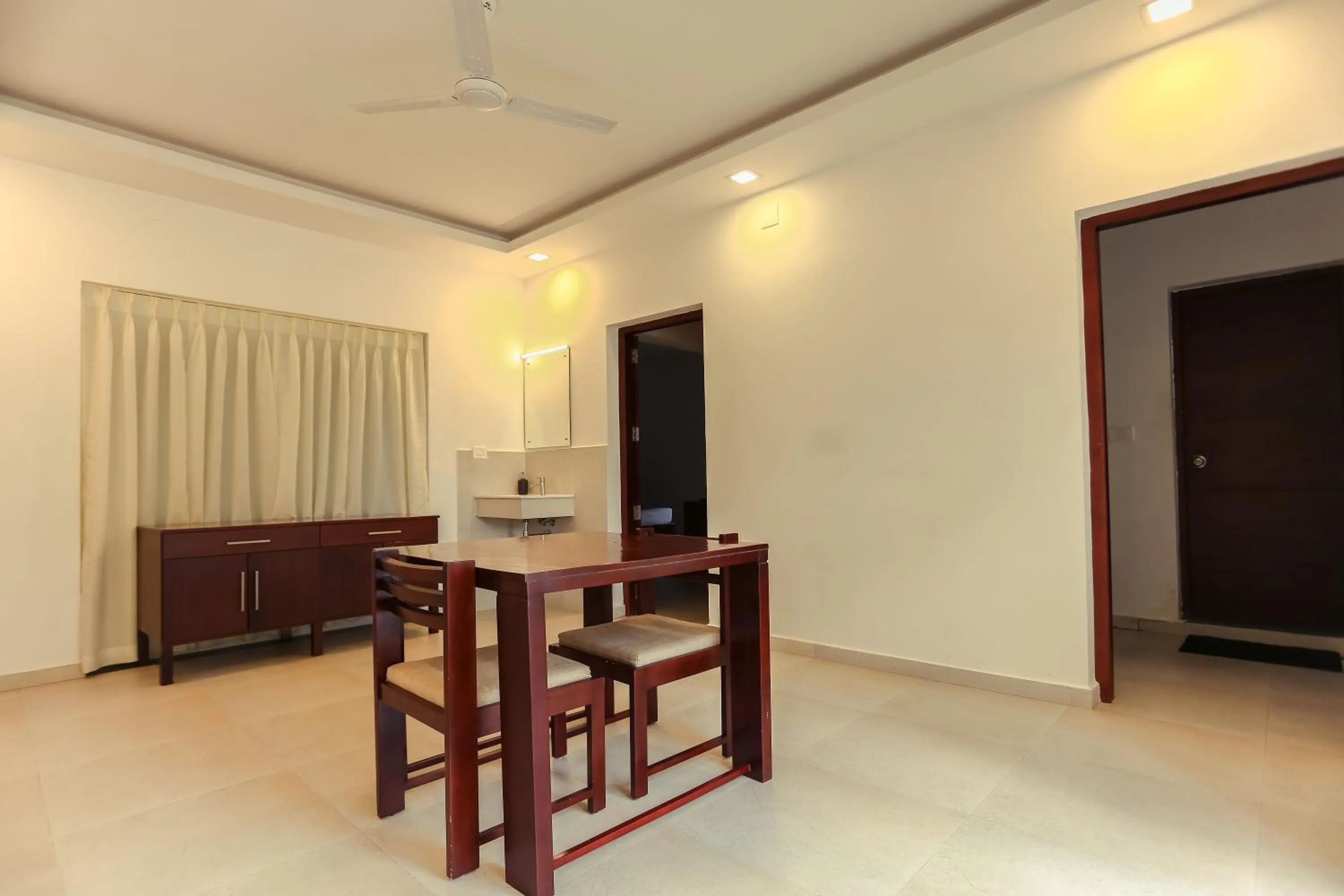 Dining area in Crayons Guest House Munnar