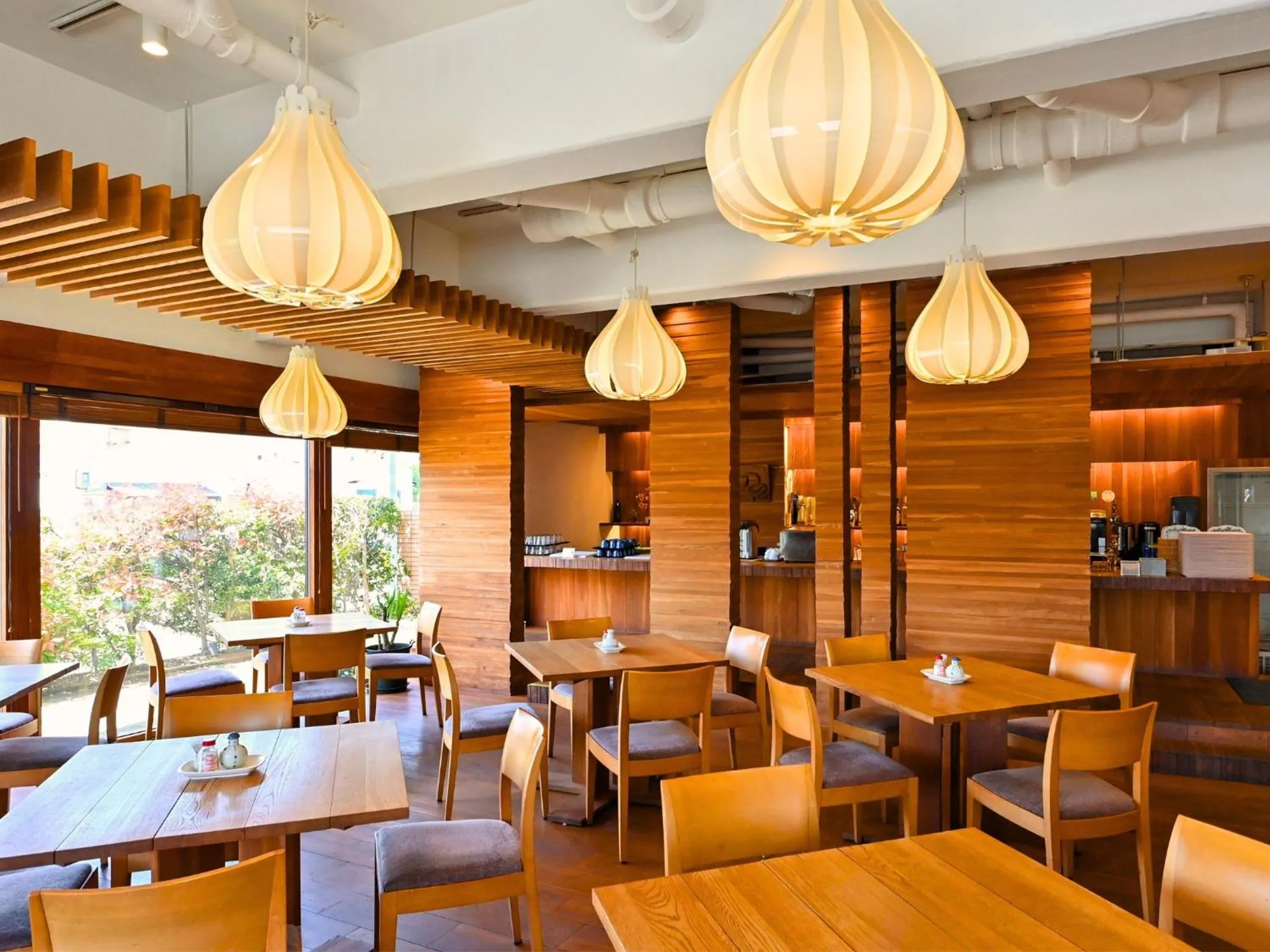 Restaurant/places to eat in Park Hotel Kani