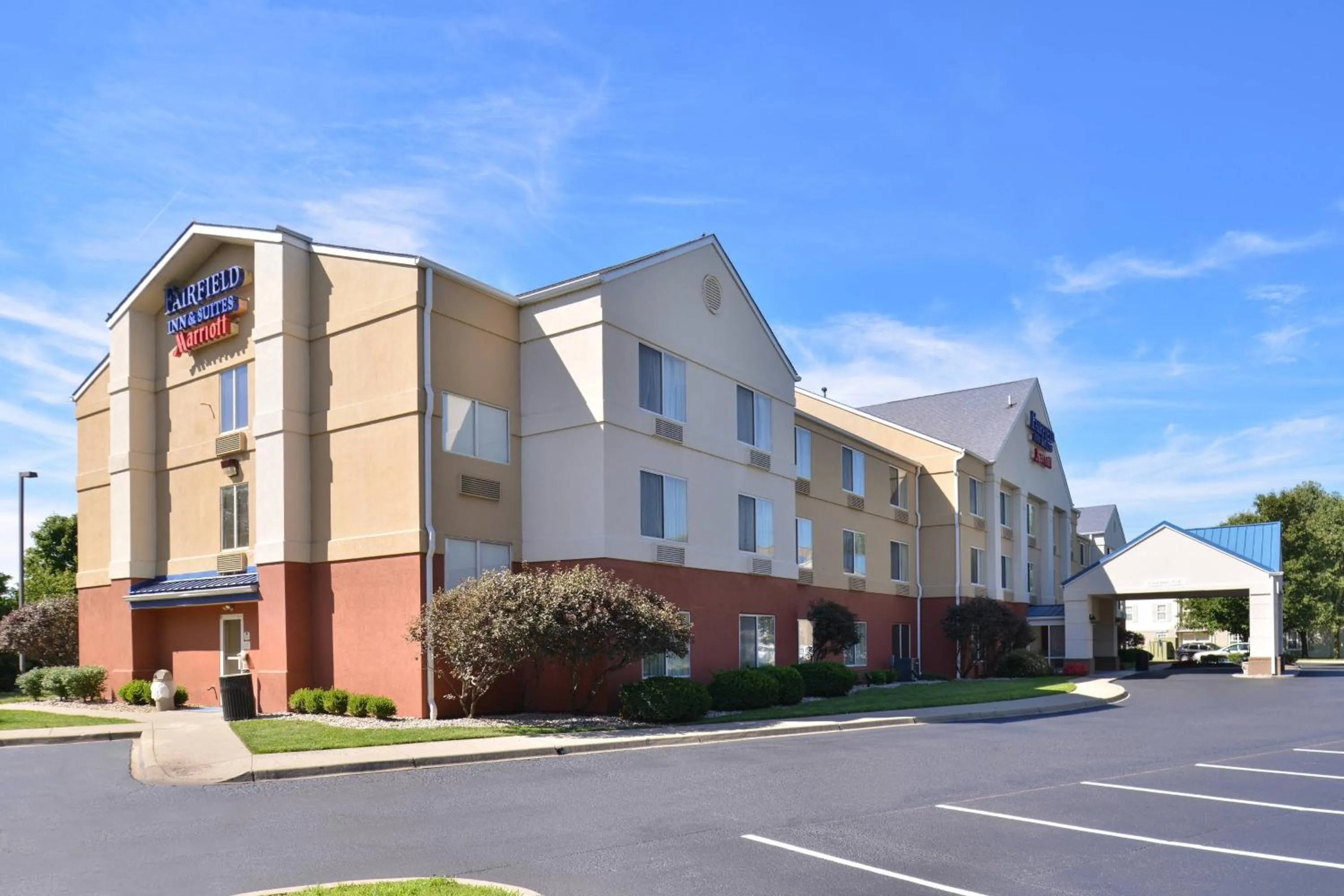 Property building in Fairfield Inn & Suites Louisville North