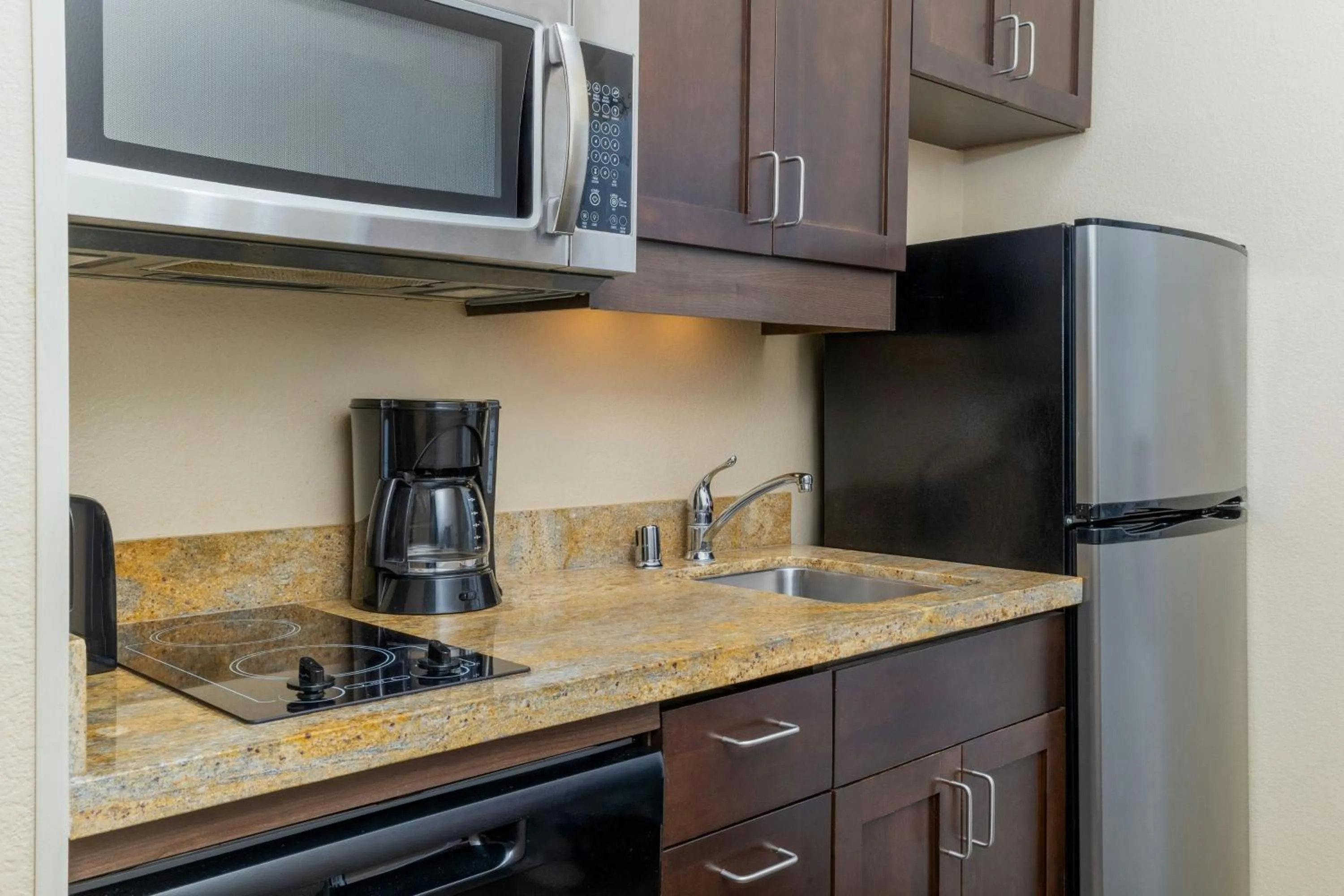 Kitchen or kitchenette in TownePlace Suites by Marriott Erie