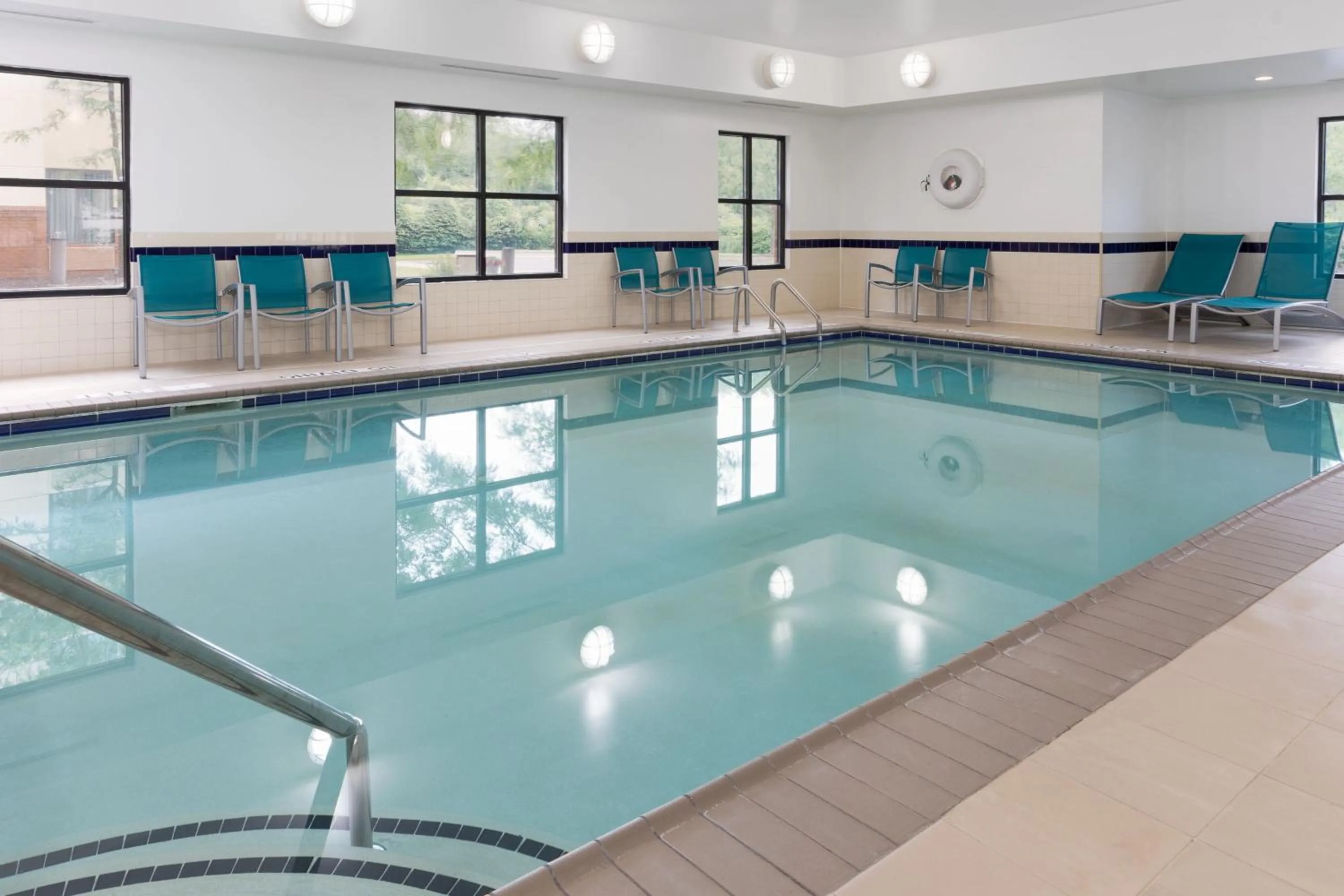 Swimming pool in TownePlace Suites by Marriott Erie