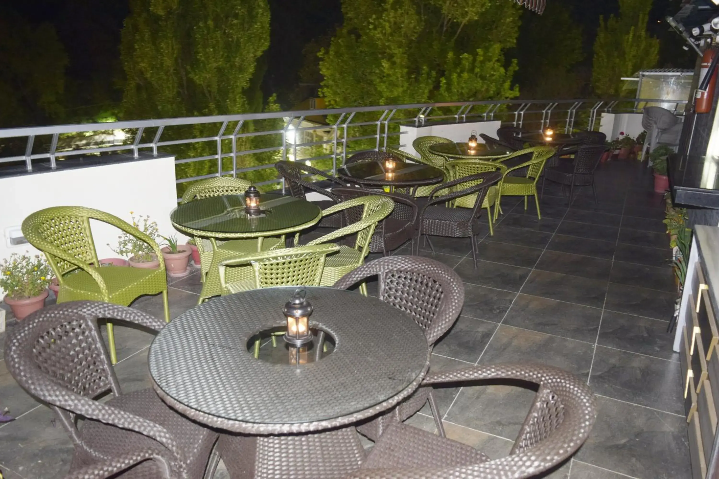 Restaurant/places to eat in Cloud 7 Restaurant/places to eat in Cloud 7