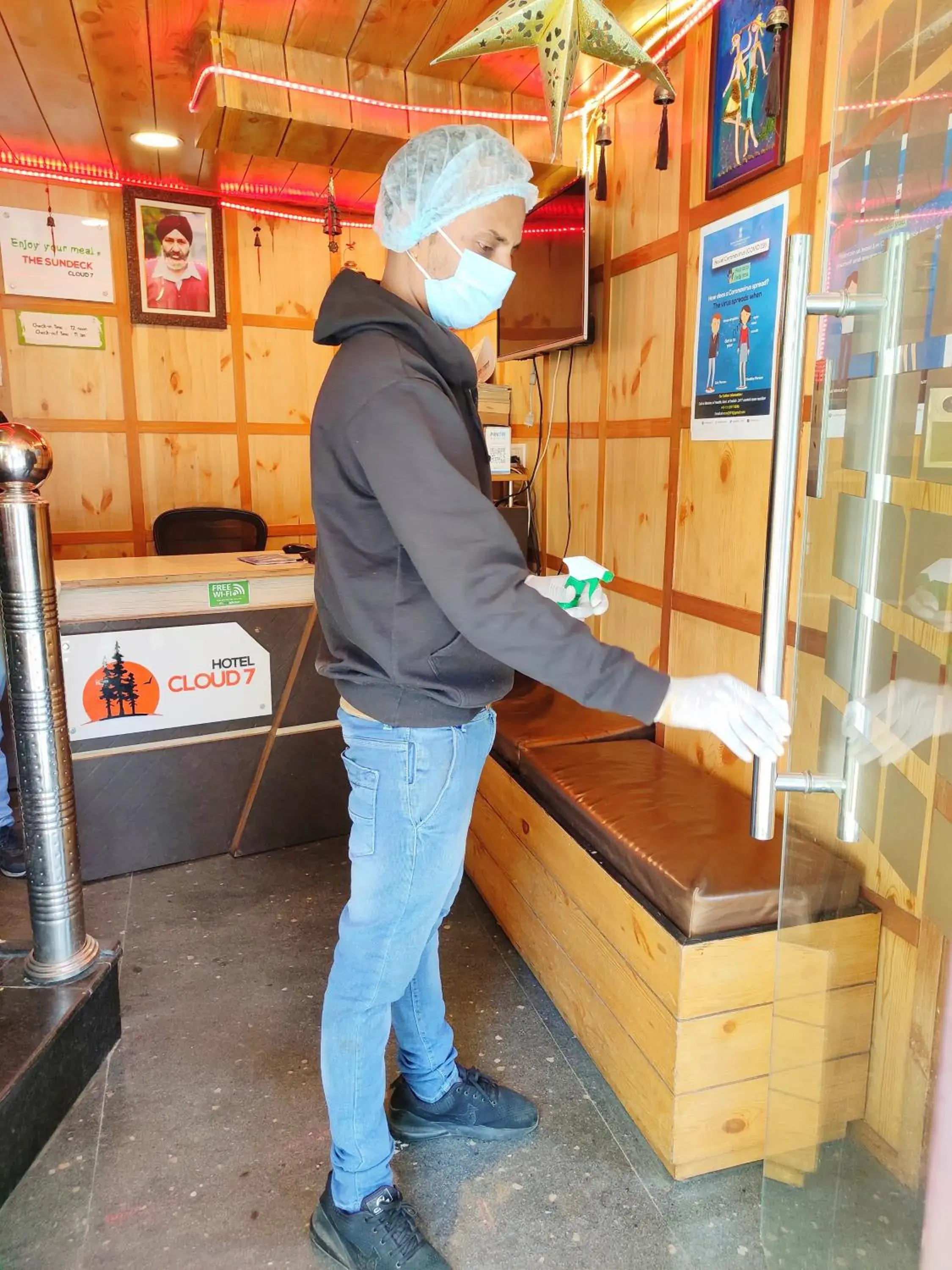 Facade/entrance in Cloud 7 Facade/entrance in Cloud 7