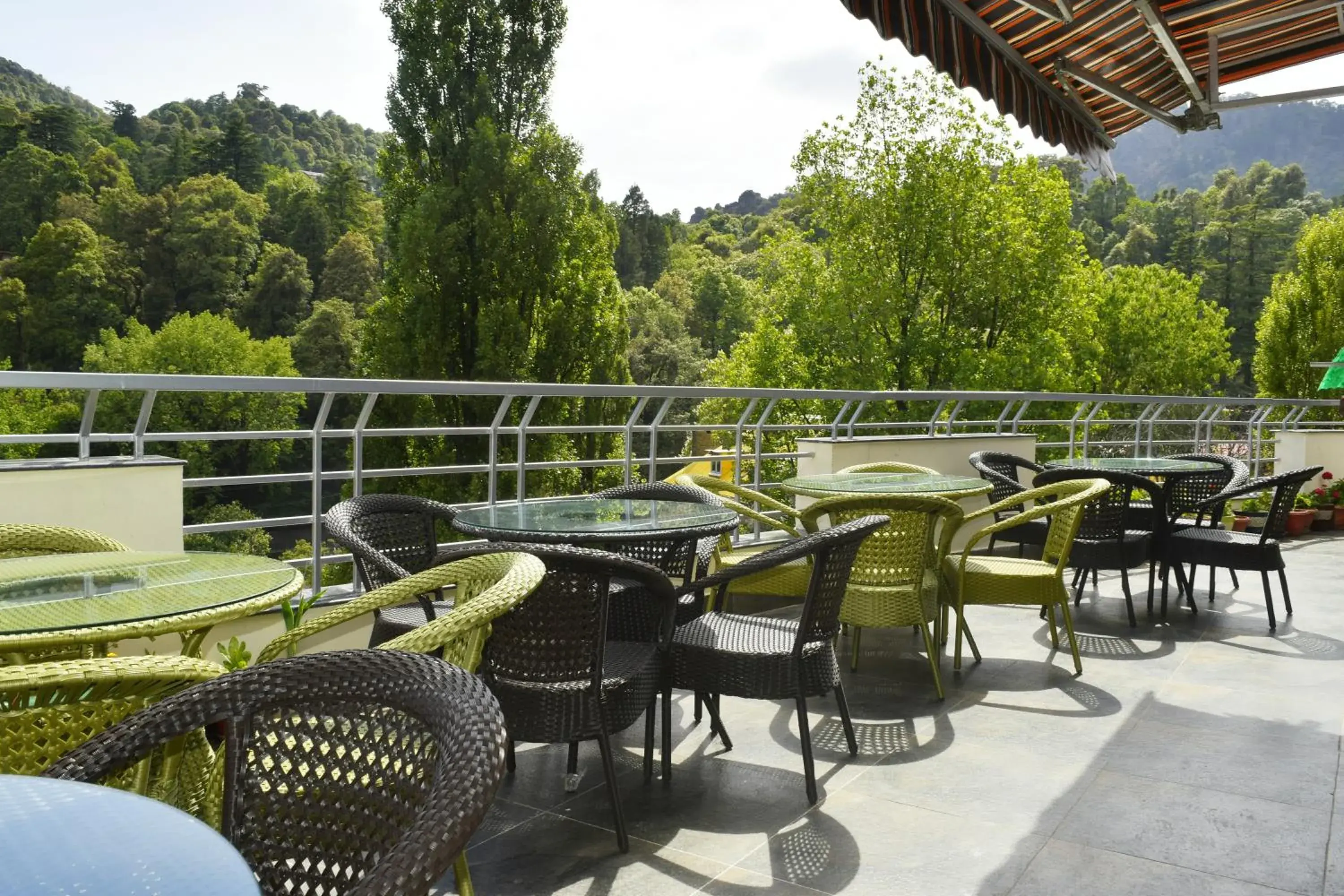 Restaurant/places to eat in Cloud 7 Restaurant/places to eat in Cloud 7