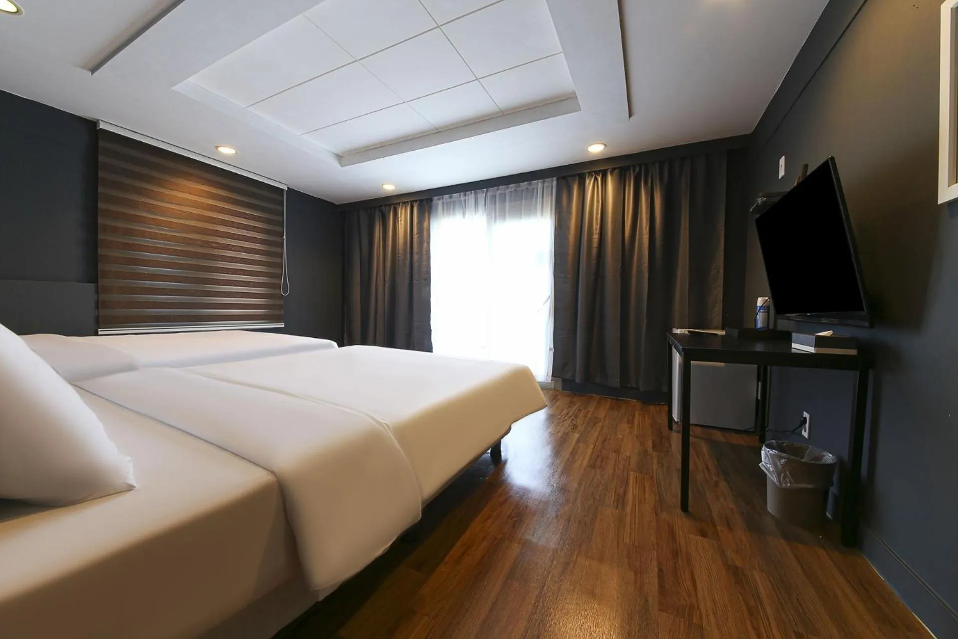 Bedroom, Bed in Navis Hotel