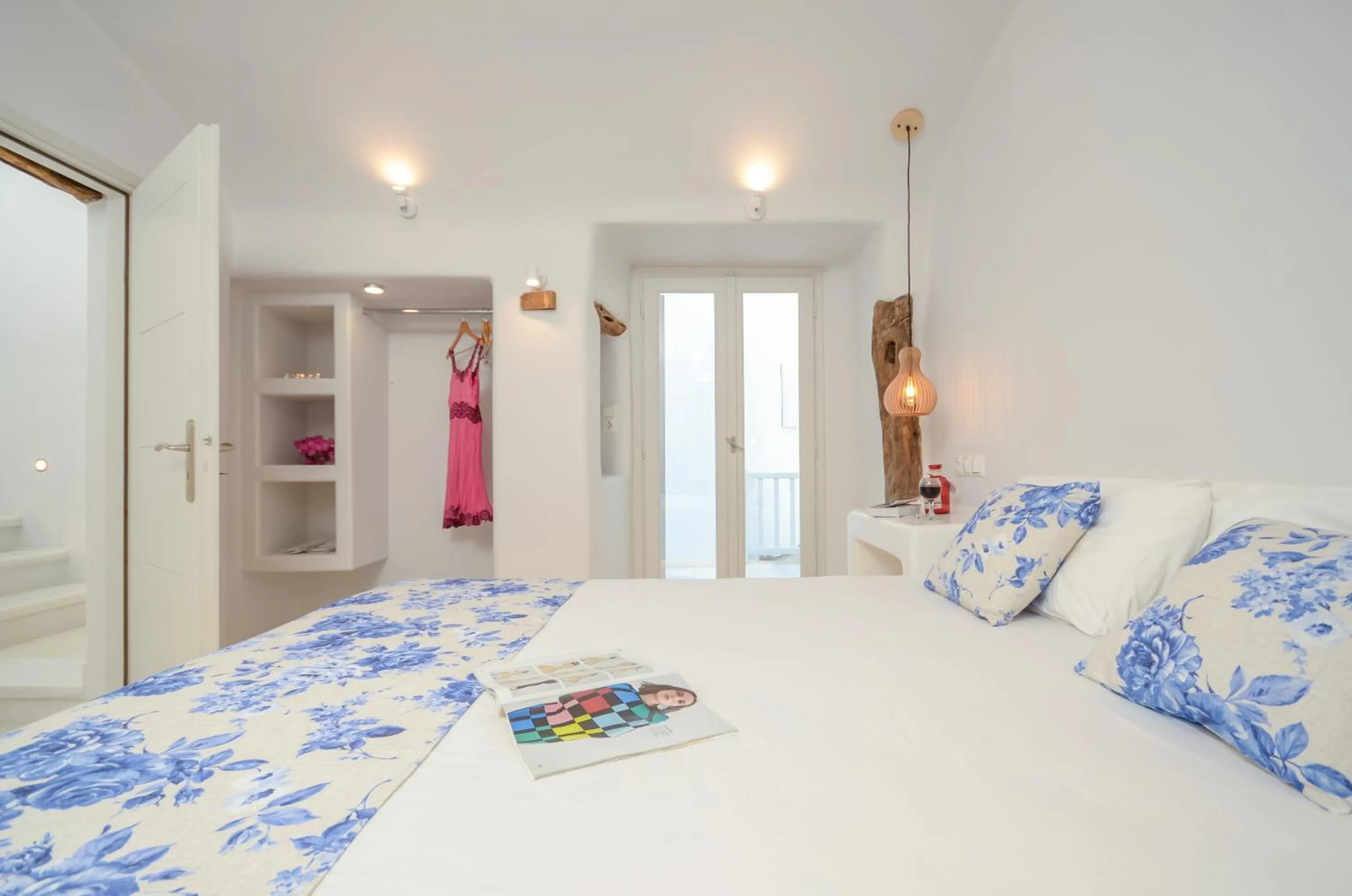 Bed in Naxian Queen Luxury Villas & Suites