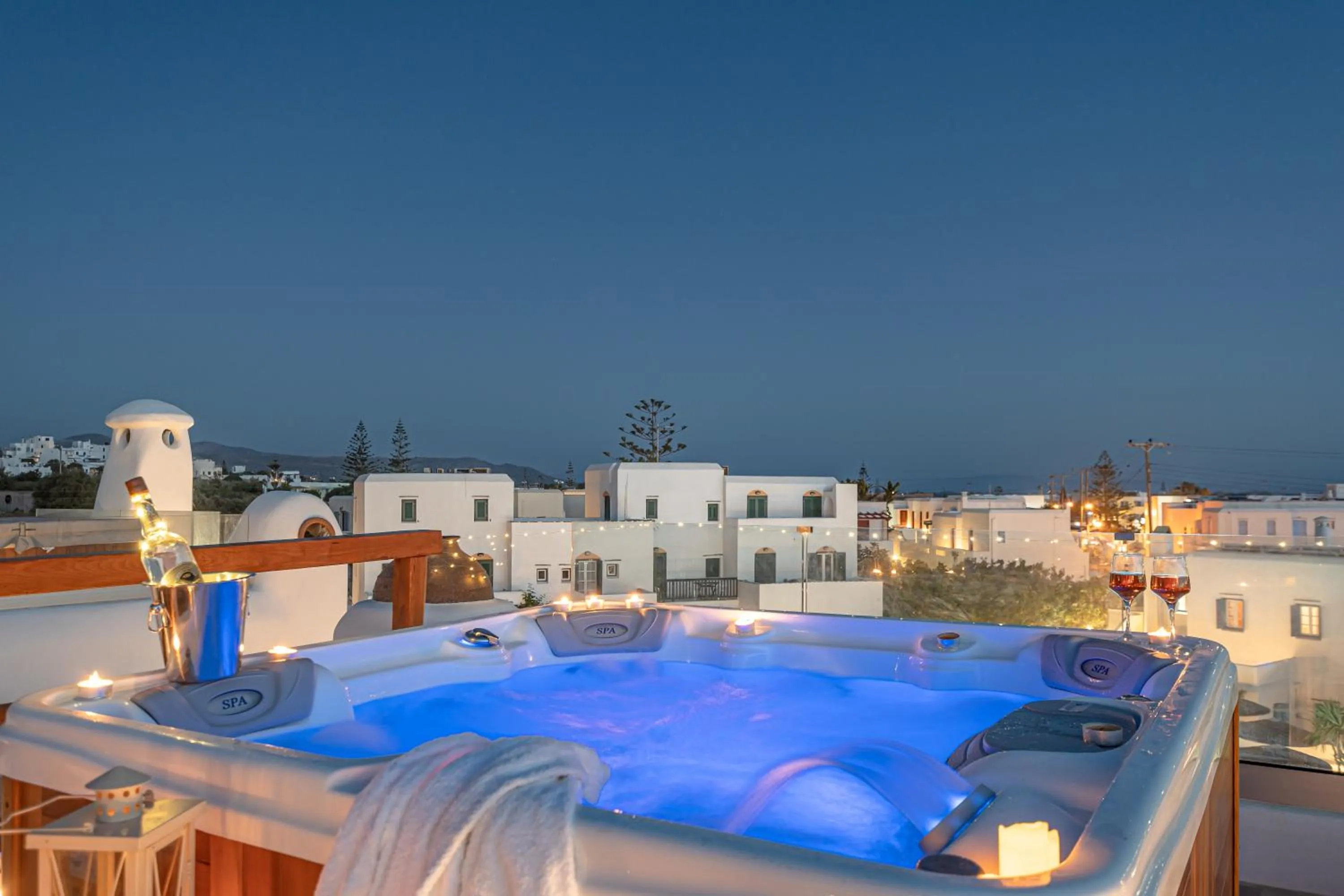 Hot Tub in Naxian Queen Luxury Villas & Suites