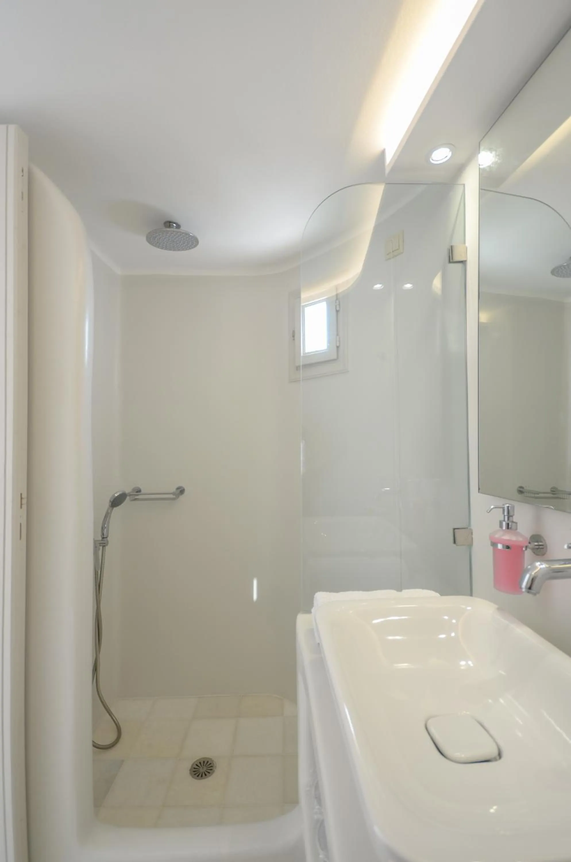 Bathroom in Naxian Queen Luxury Villas & Suites