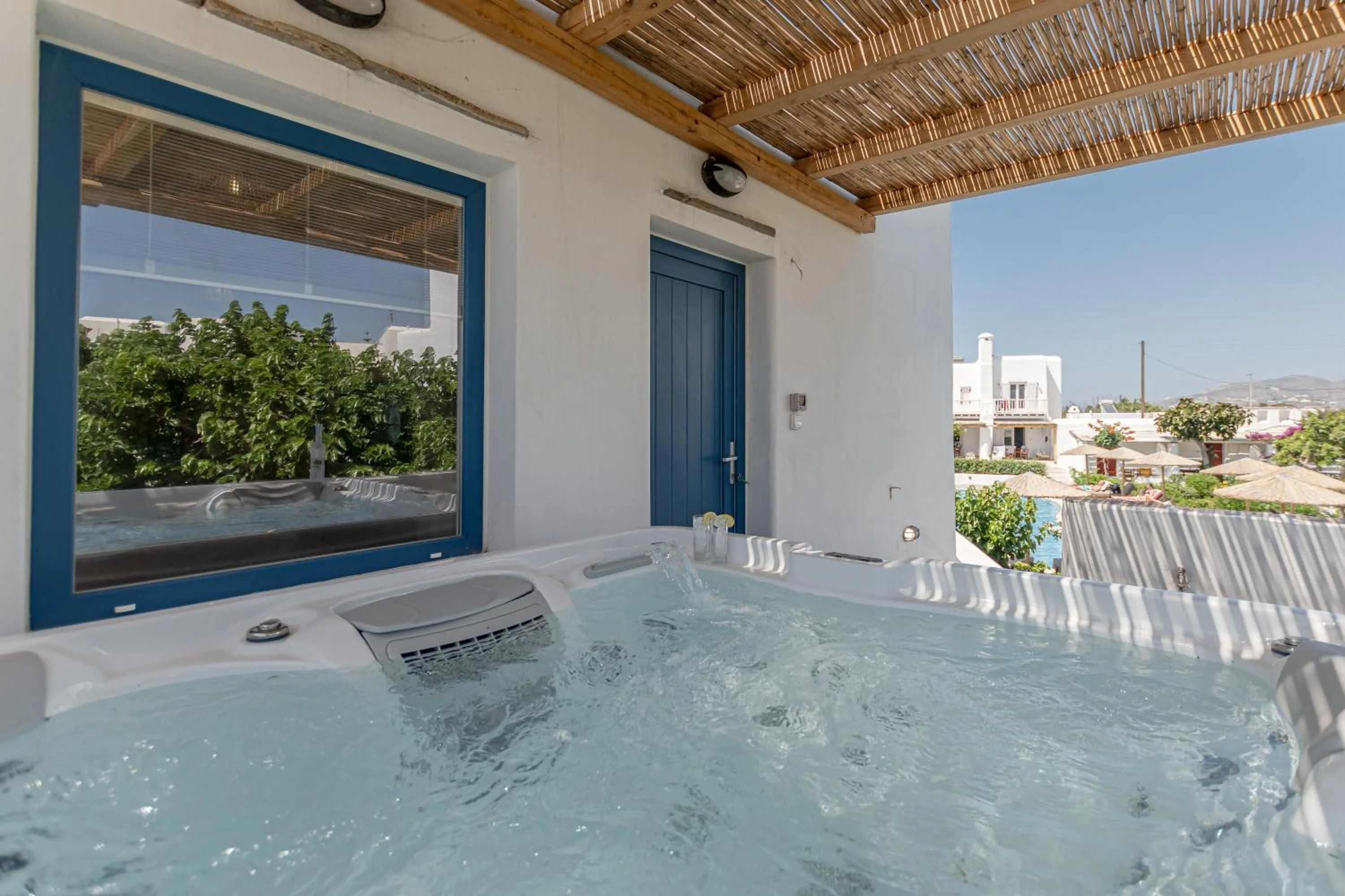 Hot Tub in Naxian Queen Luxury Villas & Suites