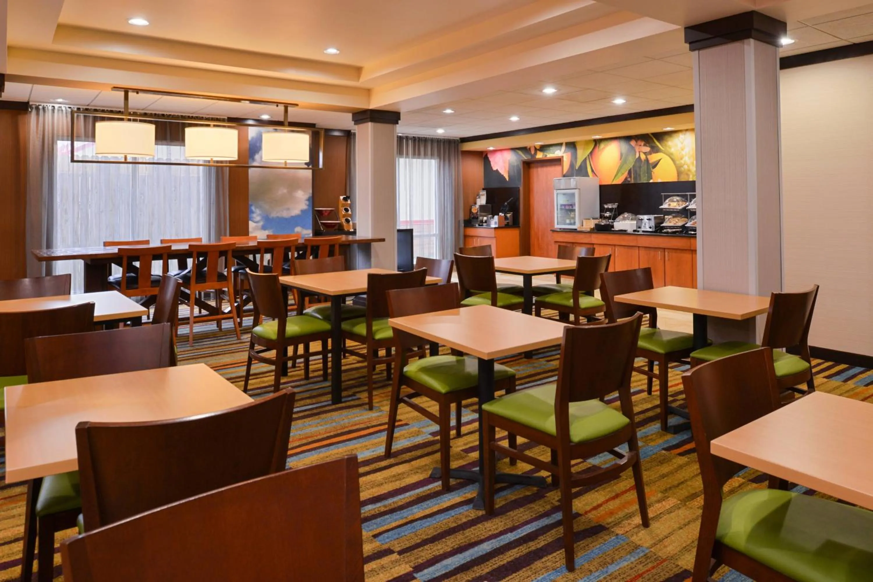 Restaurant/places to eat in Fairfield Inn and Suites by Marriott Fort Wayne