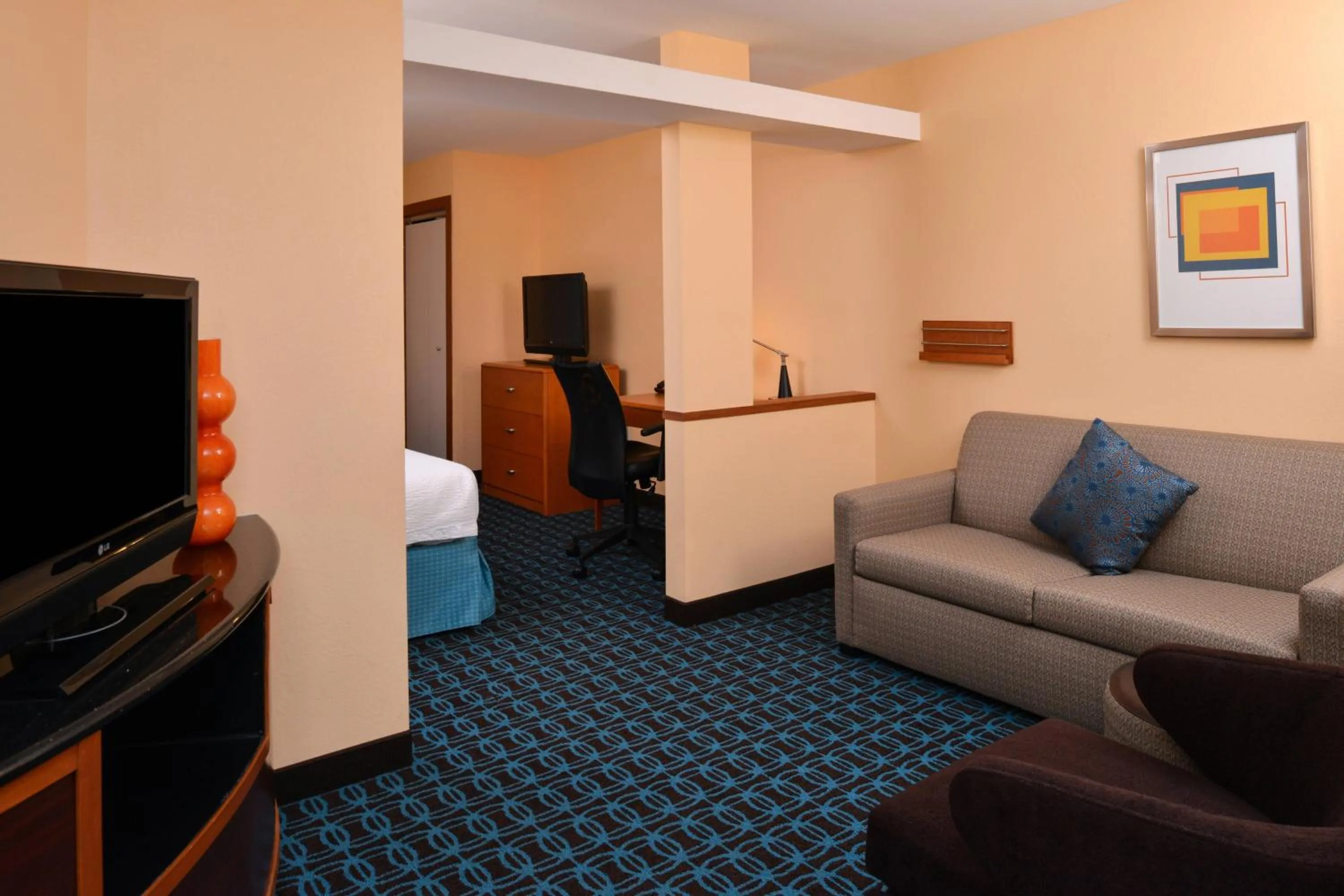Living room in Fairfield Inn and Suites by Marriott Fort Wayne