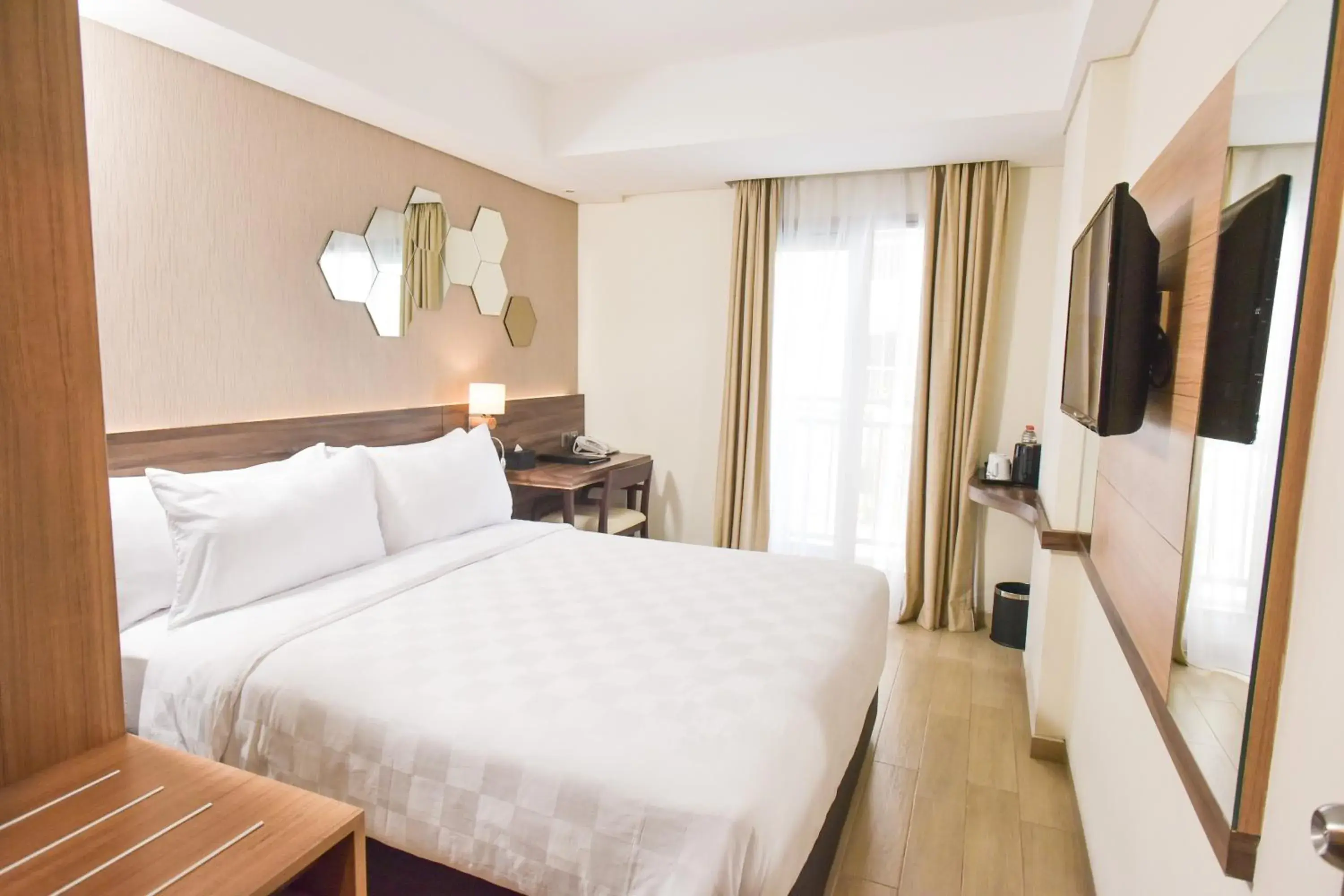 City view, Bed in Golden Tulip Essential Tangerang City view, Bed in Golden Tulip Essential Tangerang