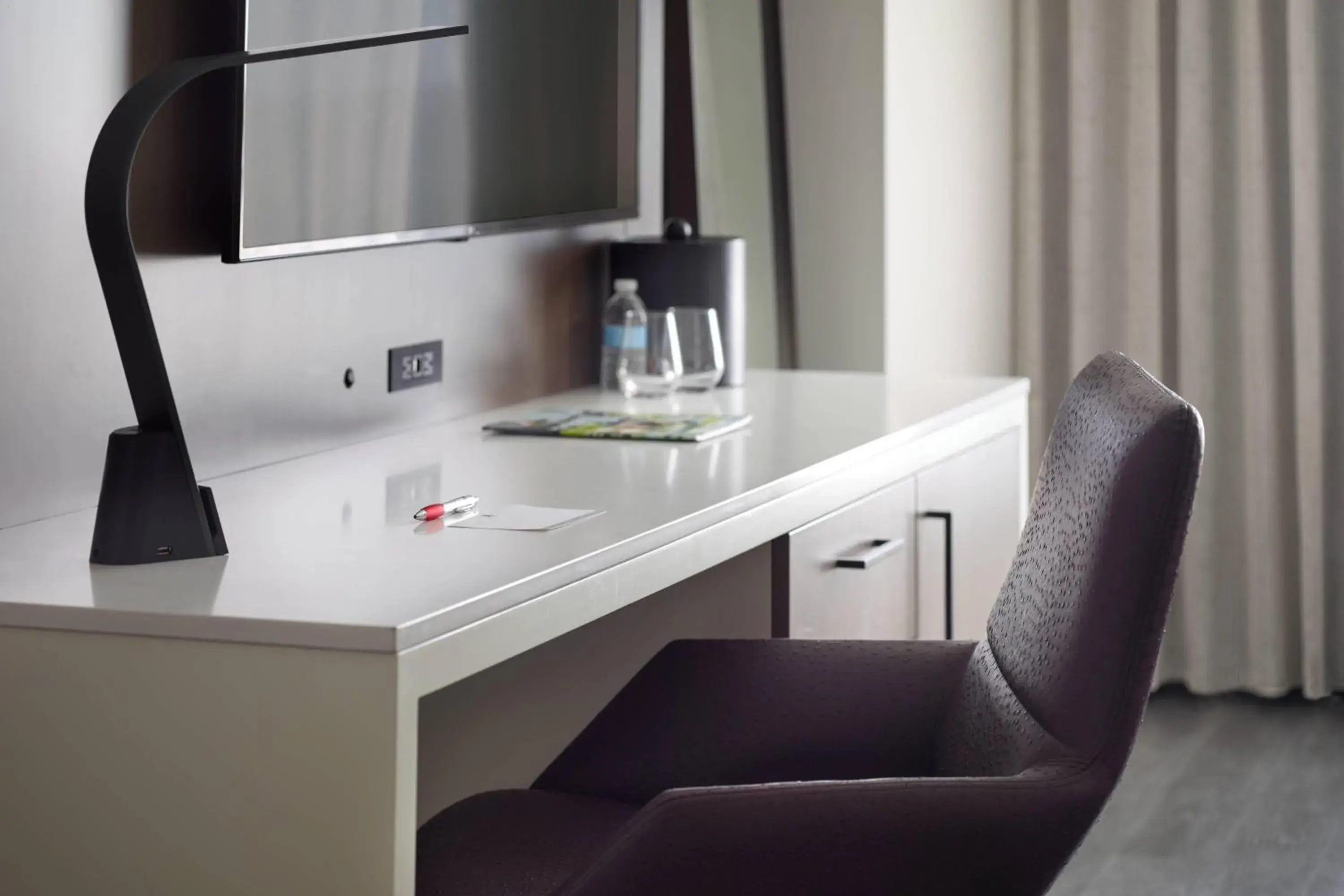 Queen Room with Two Queen Beds - Non-Smoking in Raleigh Marriott City Center Queen Room with Two Queen Beds - Non-Smoking in Raleigh Marriott City Center