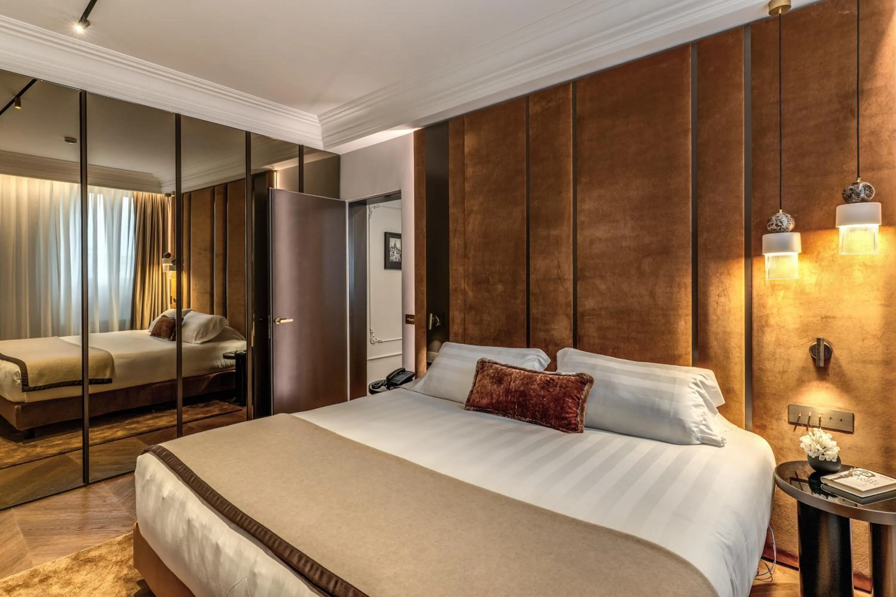 Bedroom, Bed in Eitch Borromini Palazzo Pamphilj