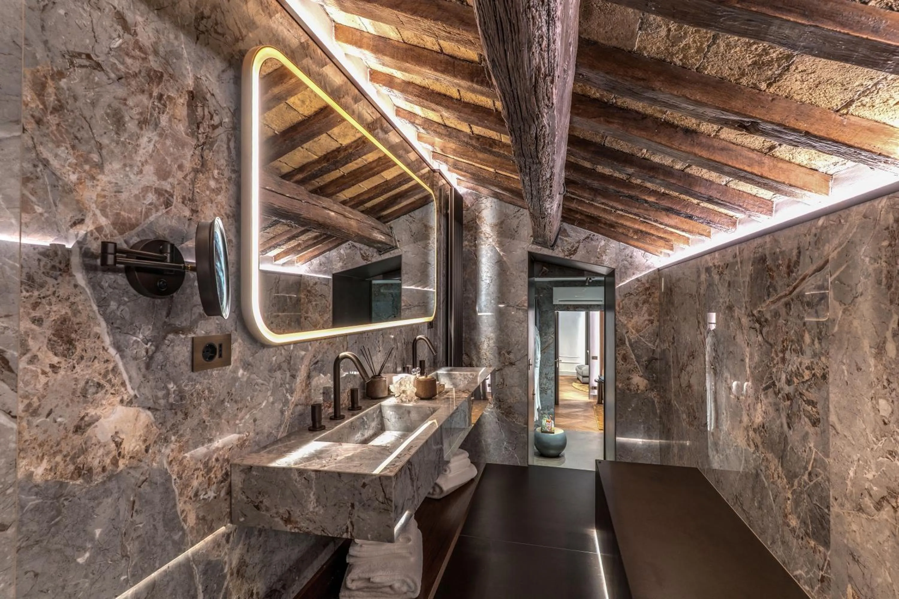 Bathroom in Eitch Borromini Palazzo Pamphilj