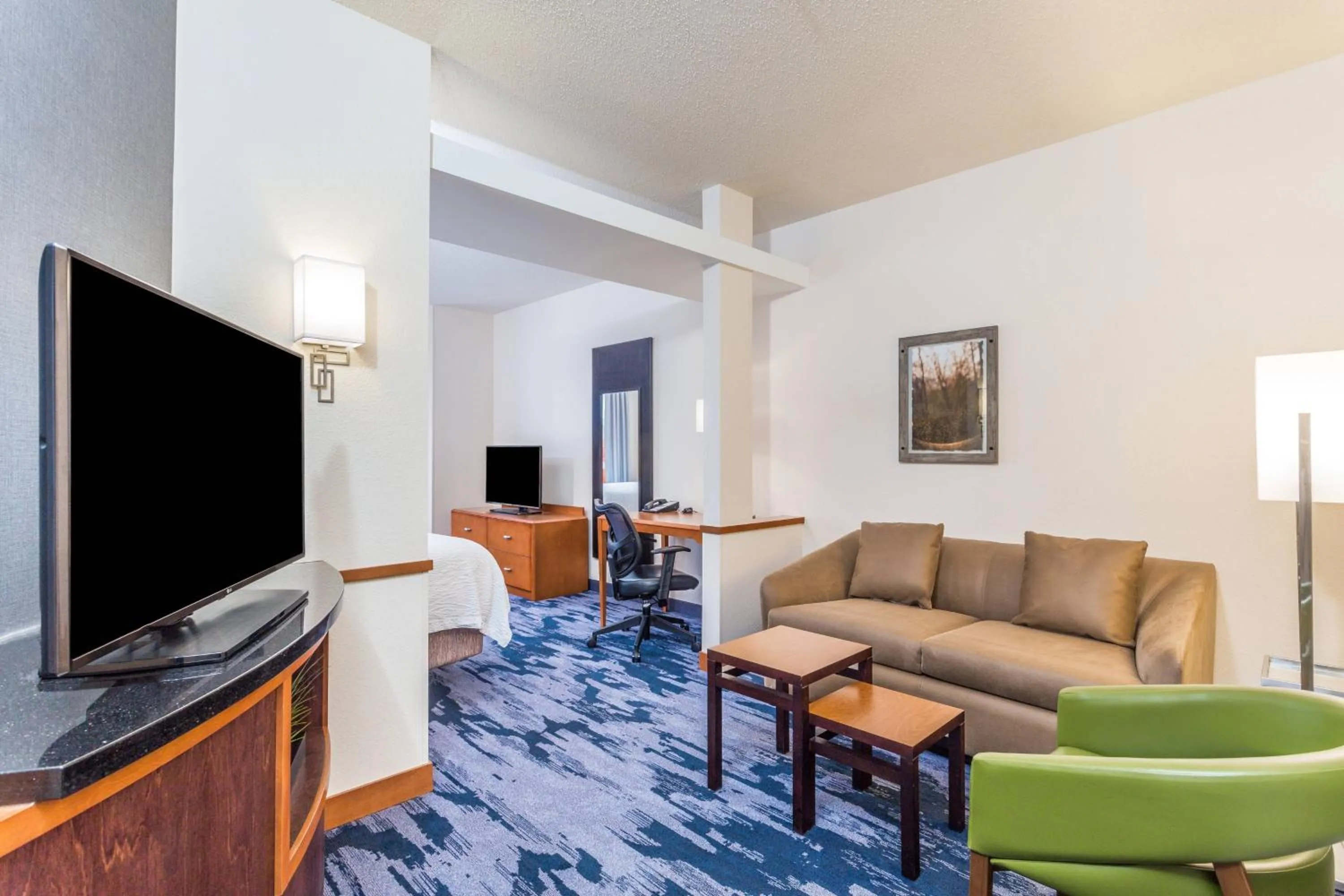 Photo of the whole room in Fairfield Inn and Suites by Marriott Madison East