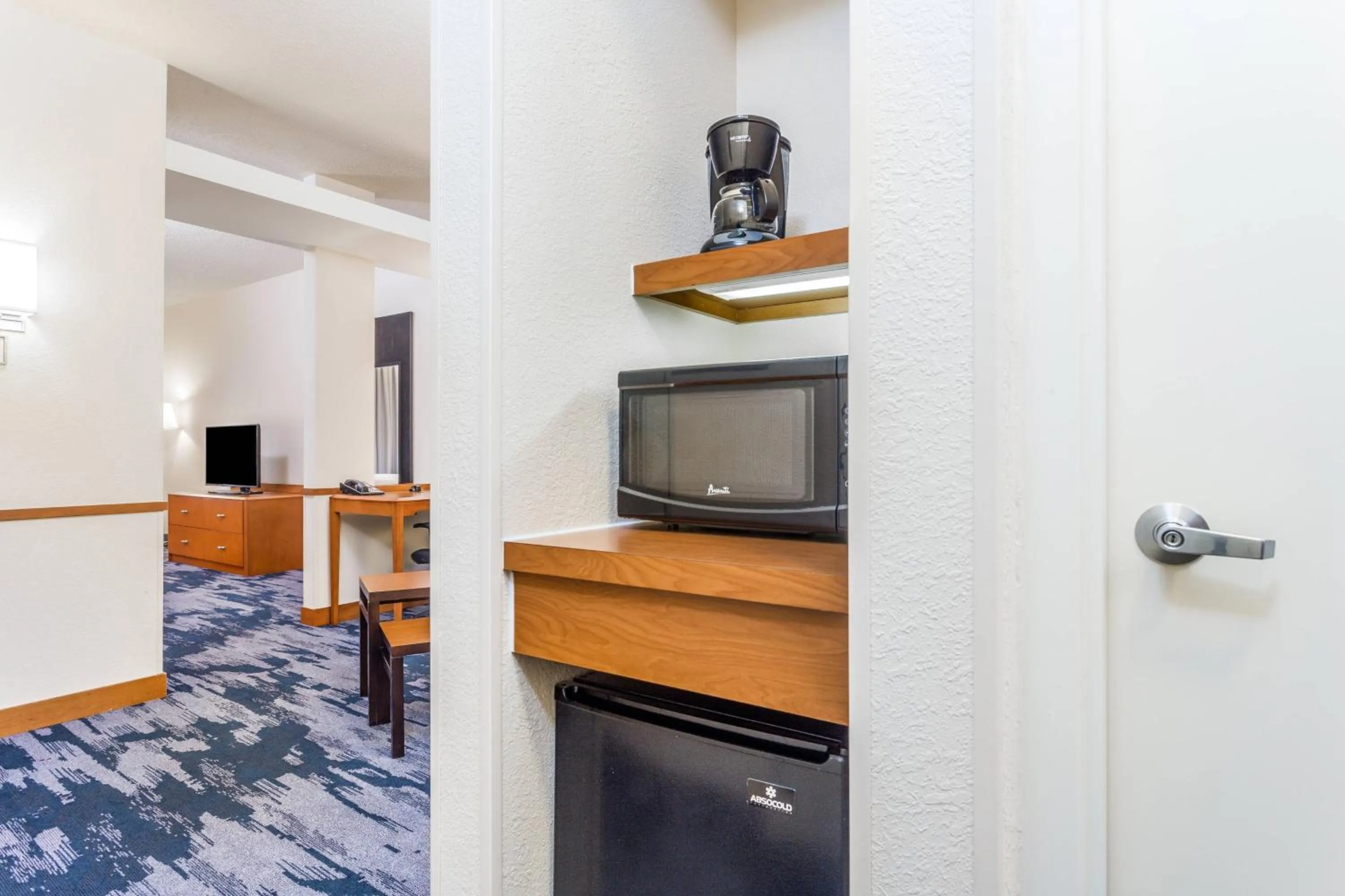 Photo of the whole room in Fairfield Inn and Suites by Marriott Madison East