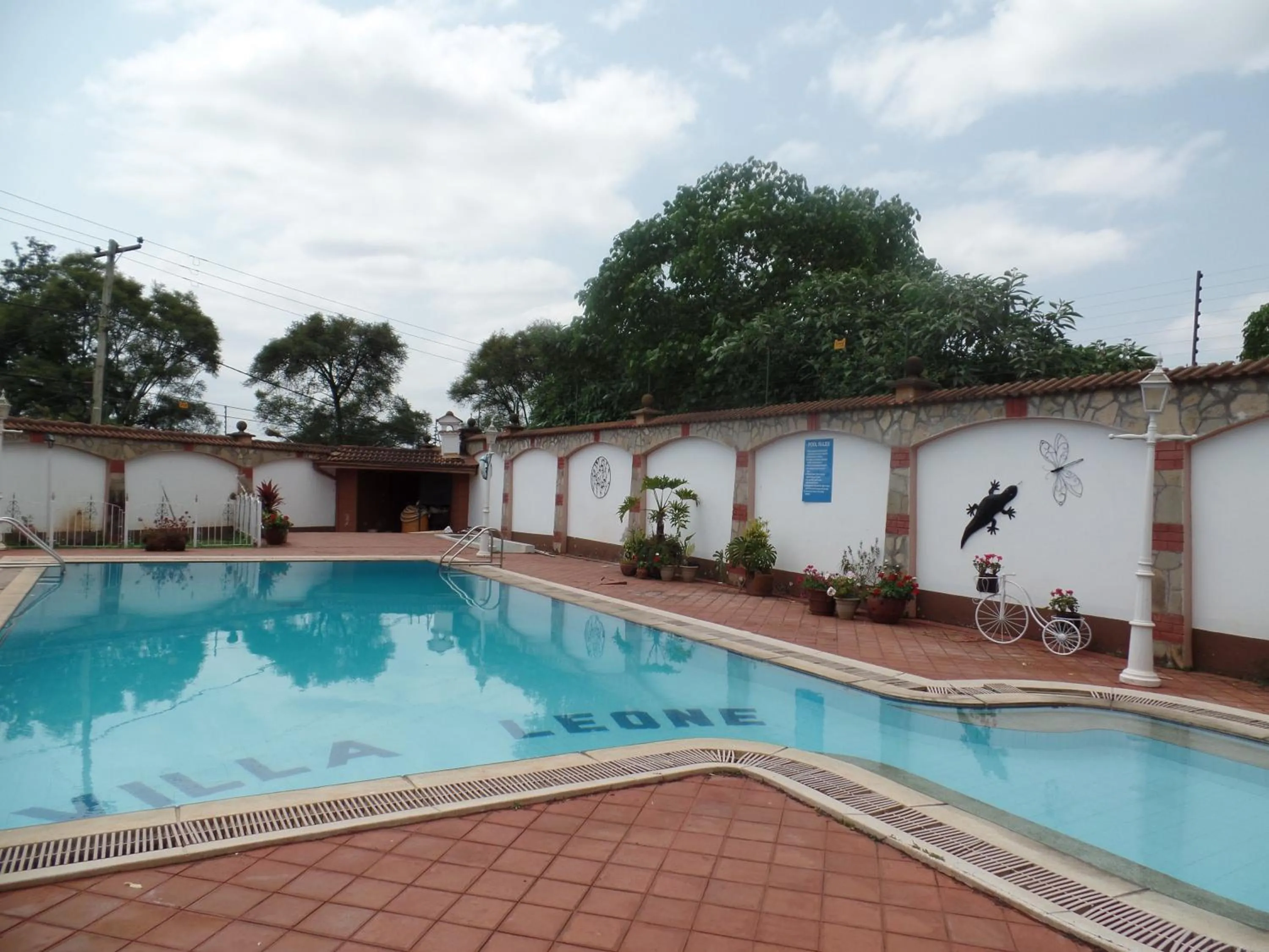 Swimming pool in Villa Leone Boutique Hotel