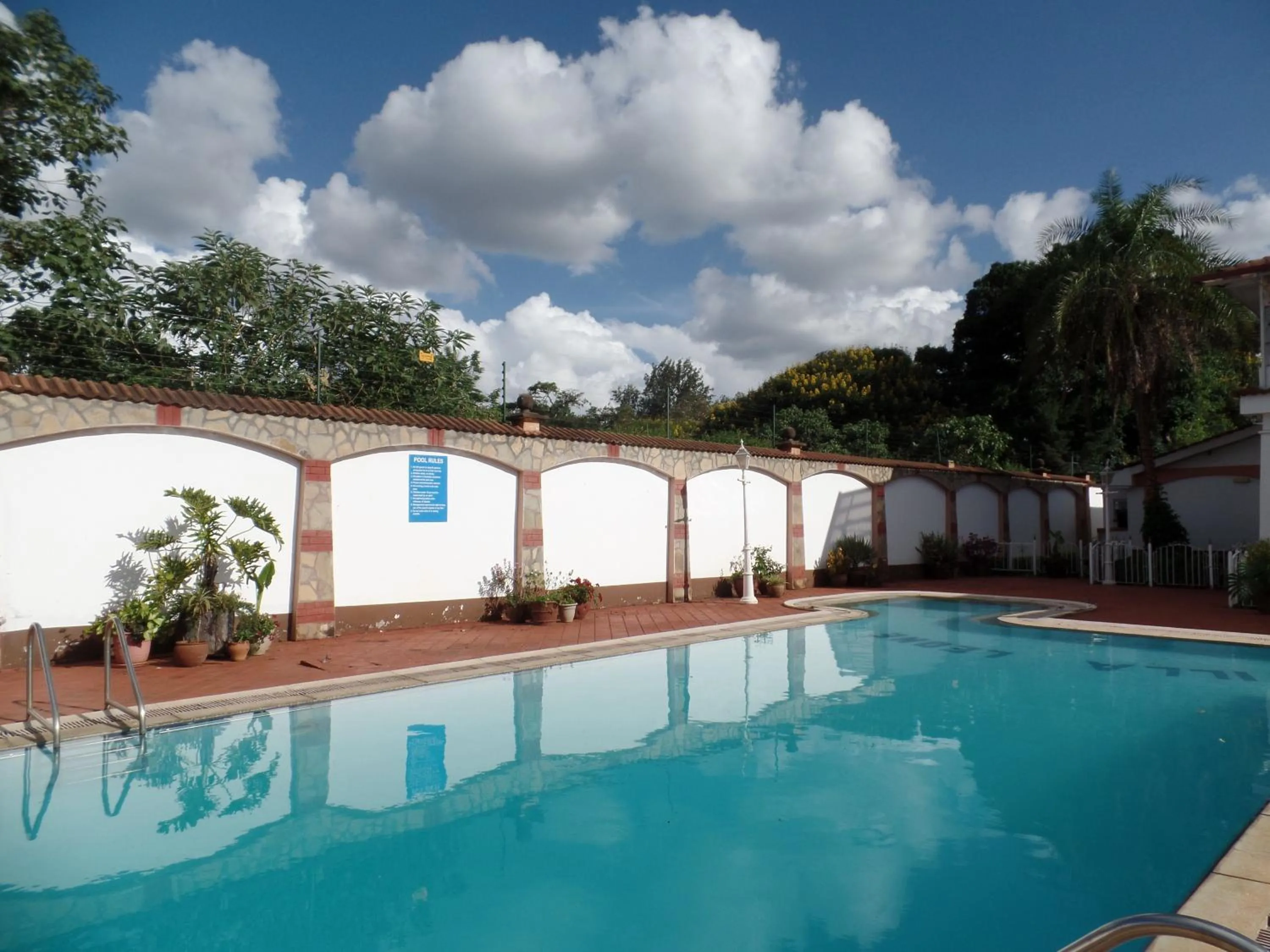 Swimming pool in Villa Leone Boutique Hotel