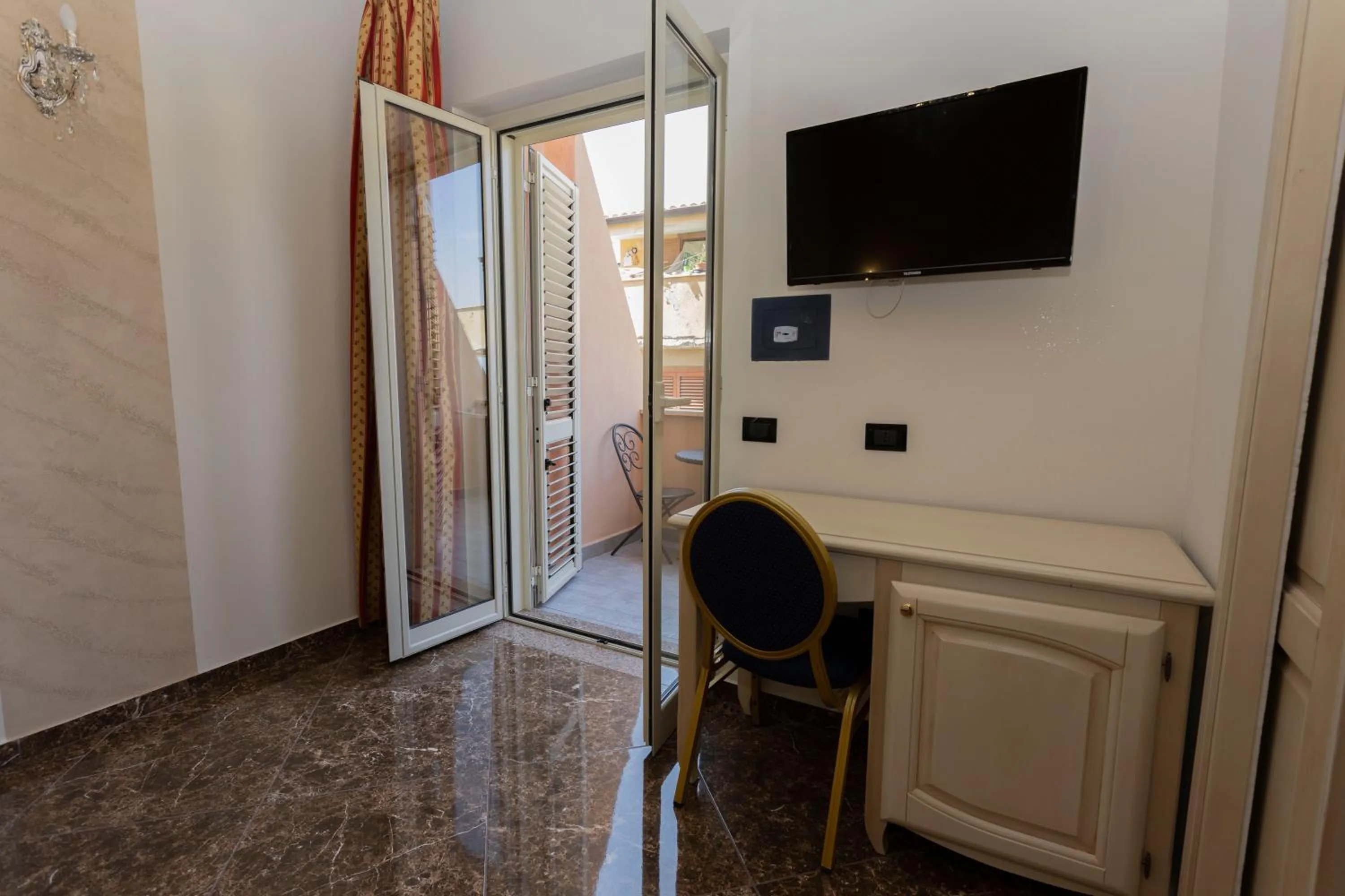 TV and multimedia in Hotel Terrazzo Sul Mare