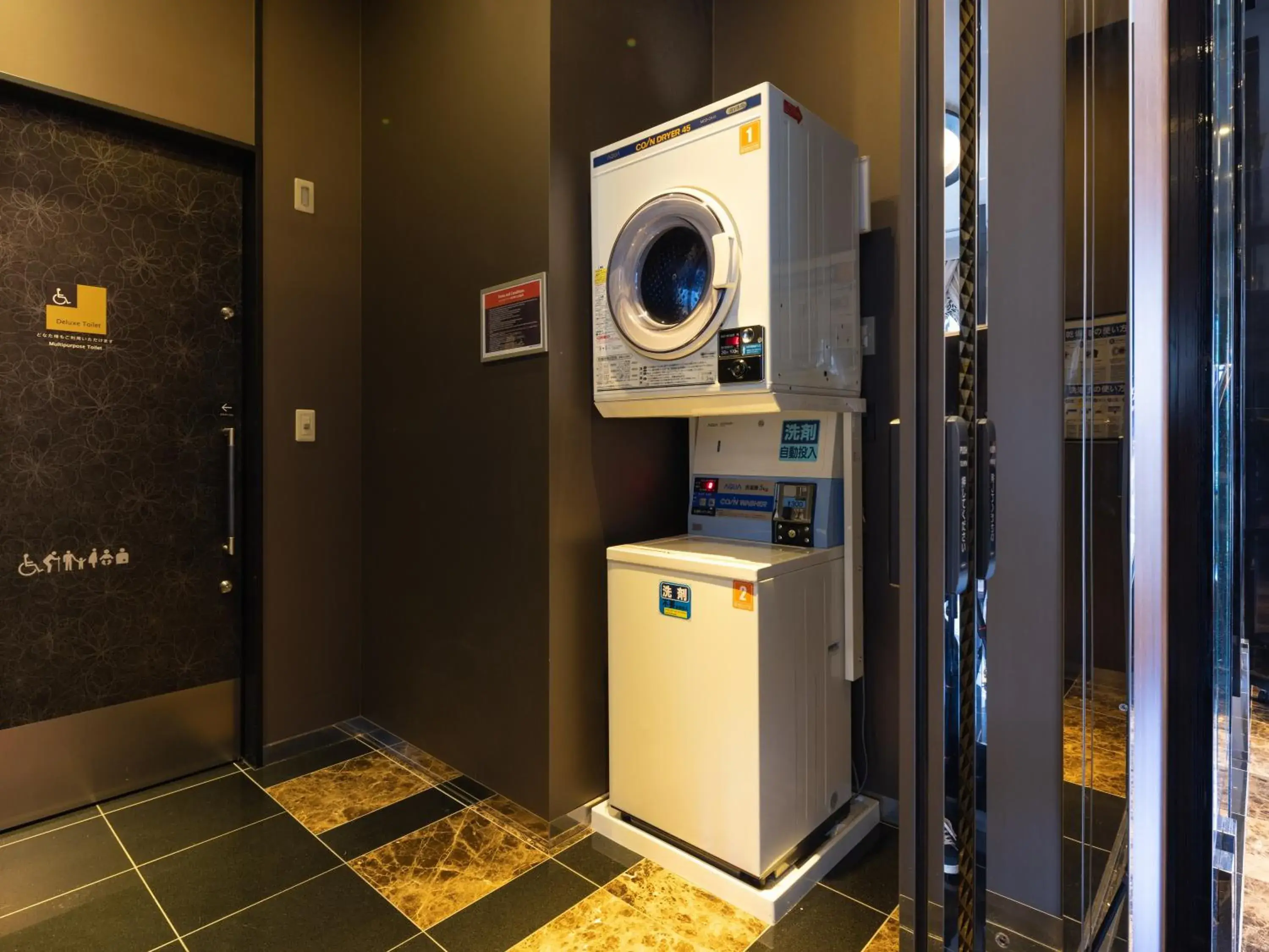 Lobby or reception in APA Hotel Ginza Shintomicho Ekimae Kita Lobby or reception in APA Hotel Ginza Shintomicho Ekimae Kita