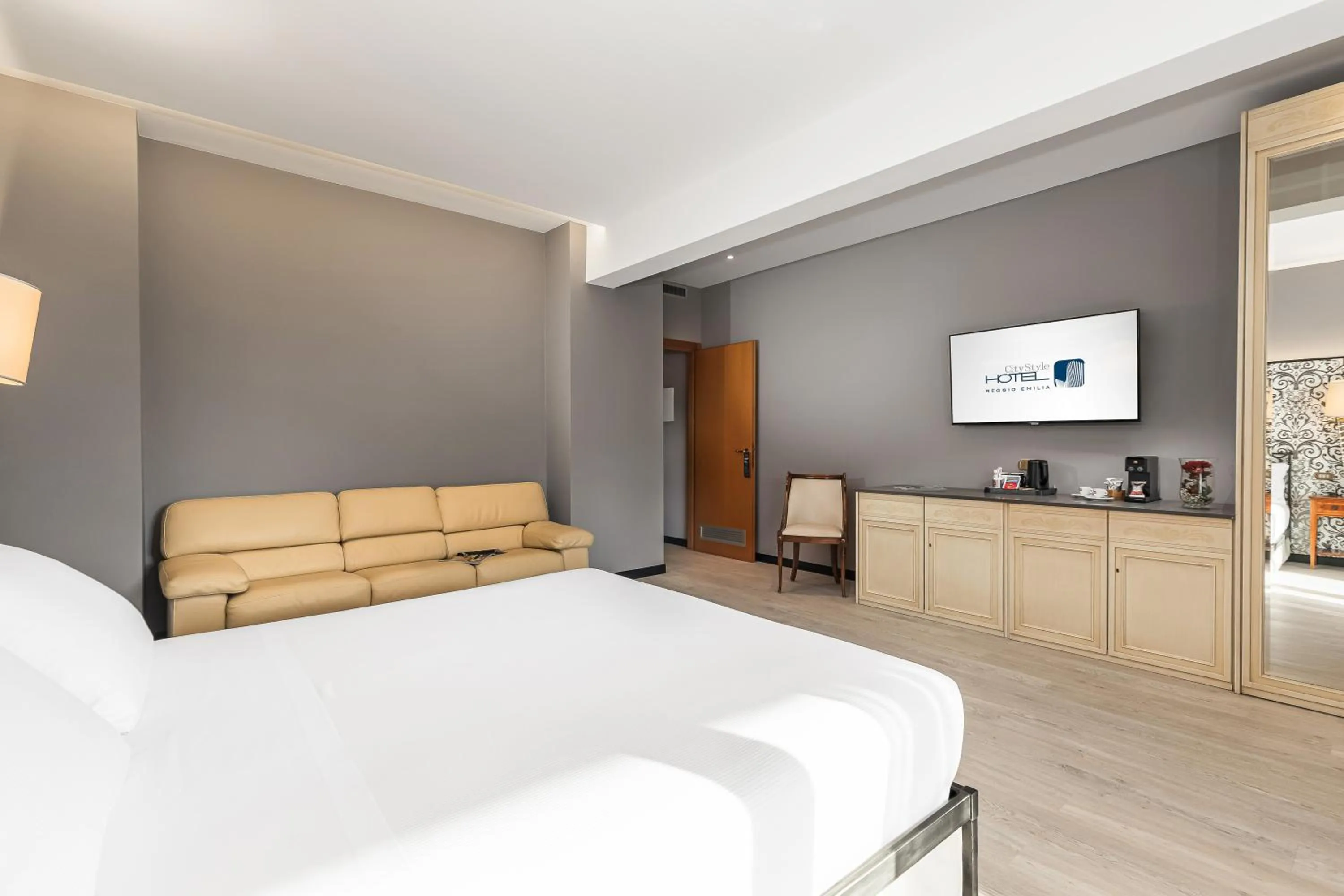 Bed in City Style Hotel Reggio Emilia