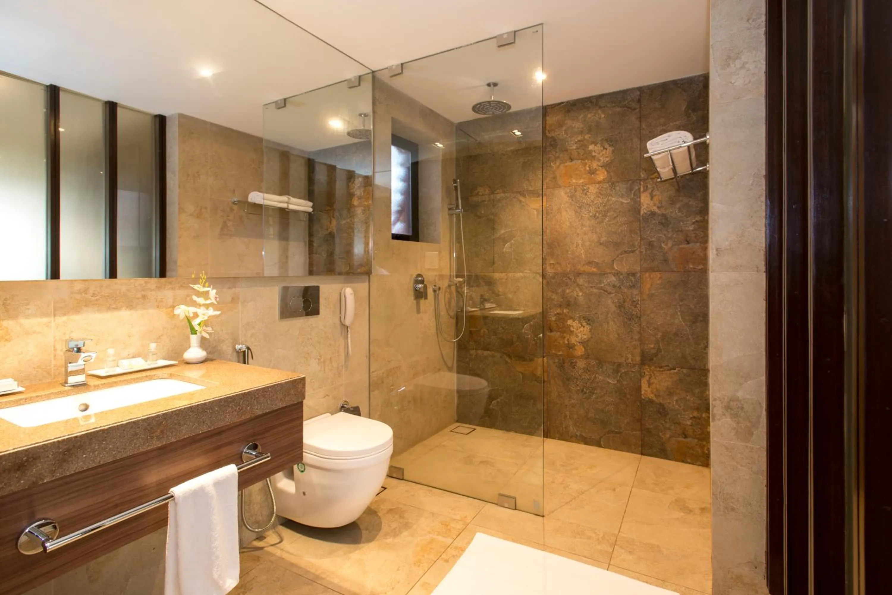 Bathroom in Nanu Beach Resort & Spa