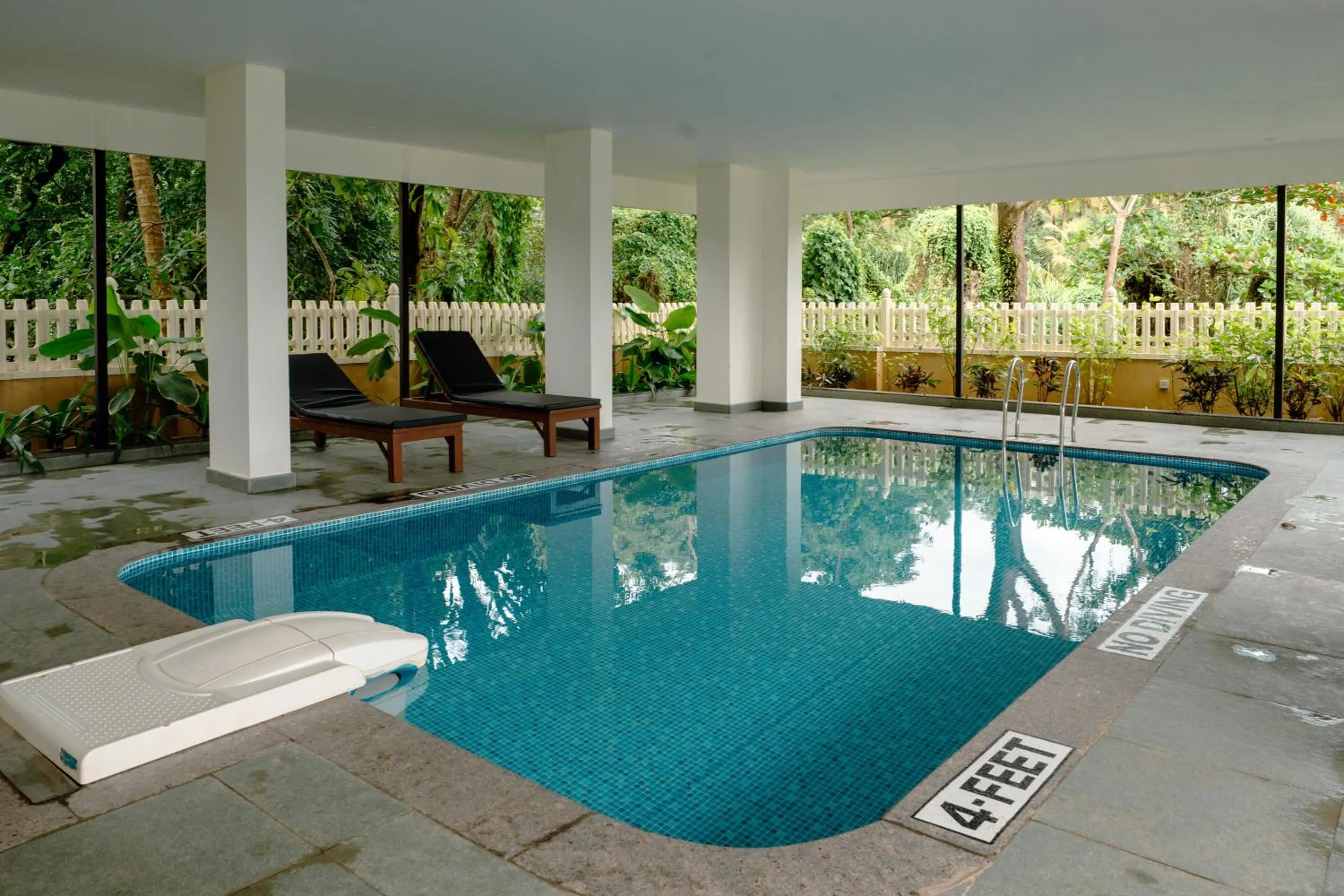 Swimming pool in Nanu Beach Resort & Spa