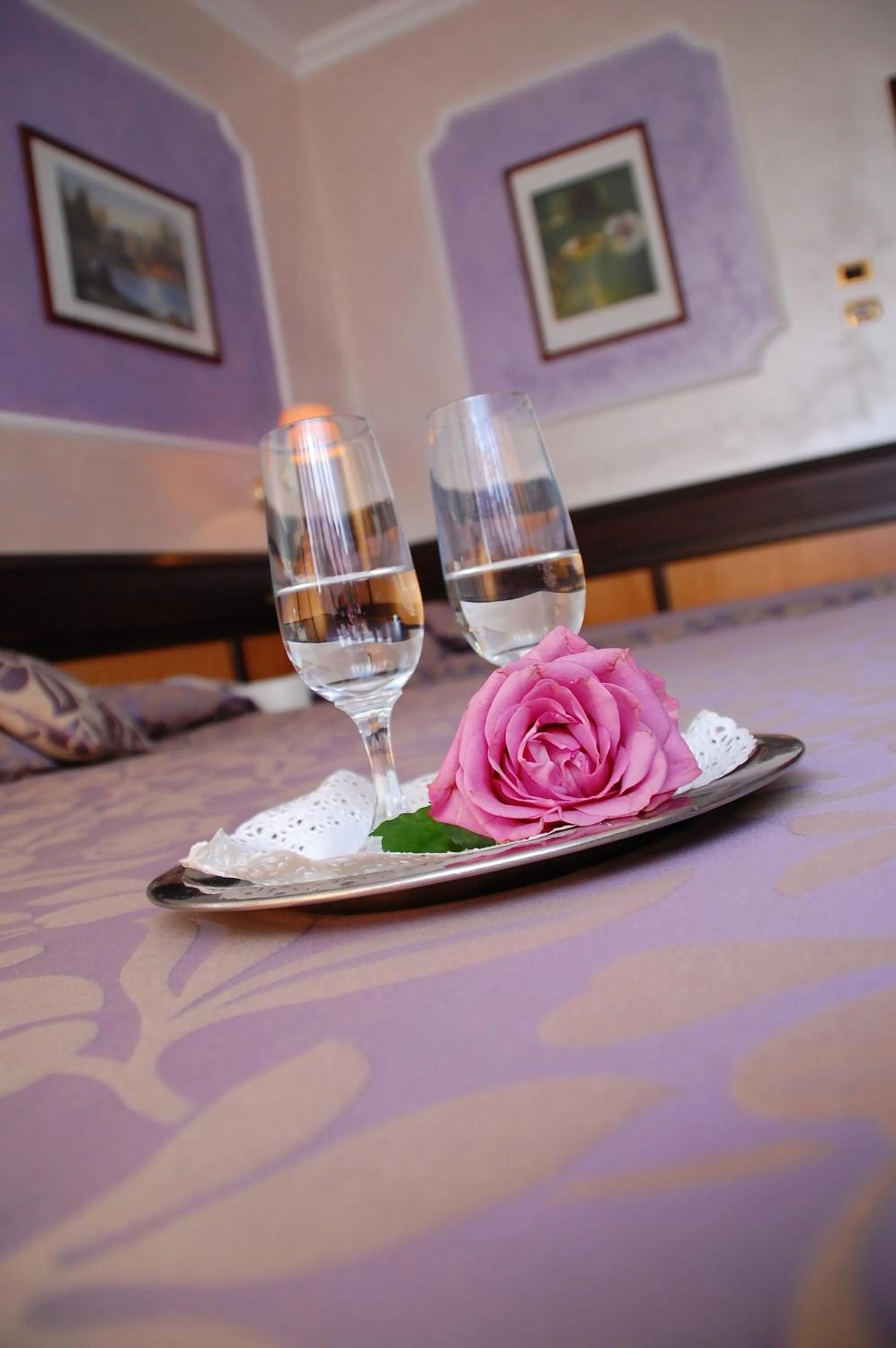 Other, Bed in Benny Hotel