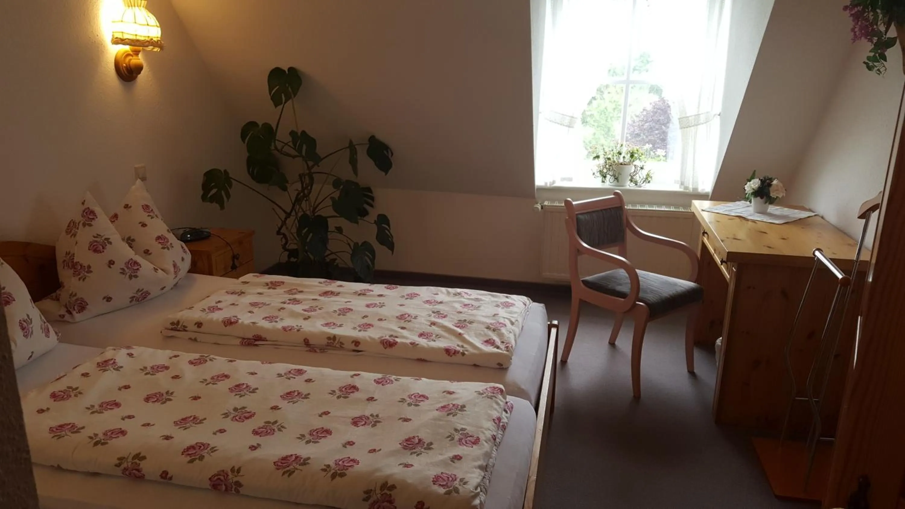 Photo of the whole room, Bed in Jägerheim Löbsal