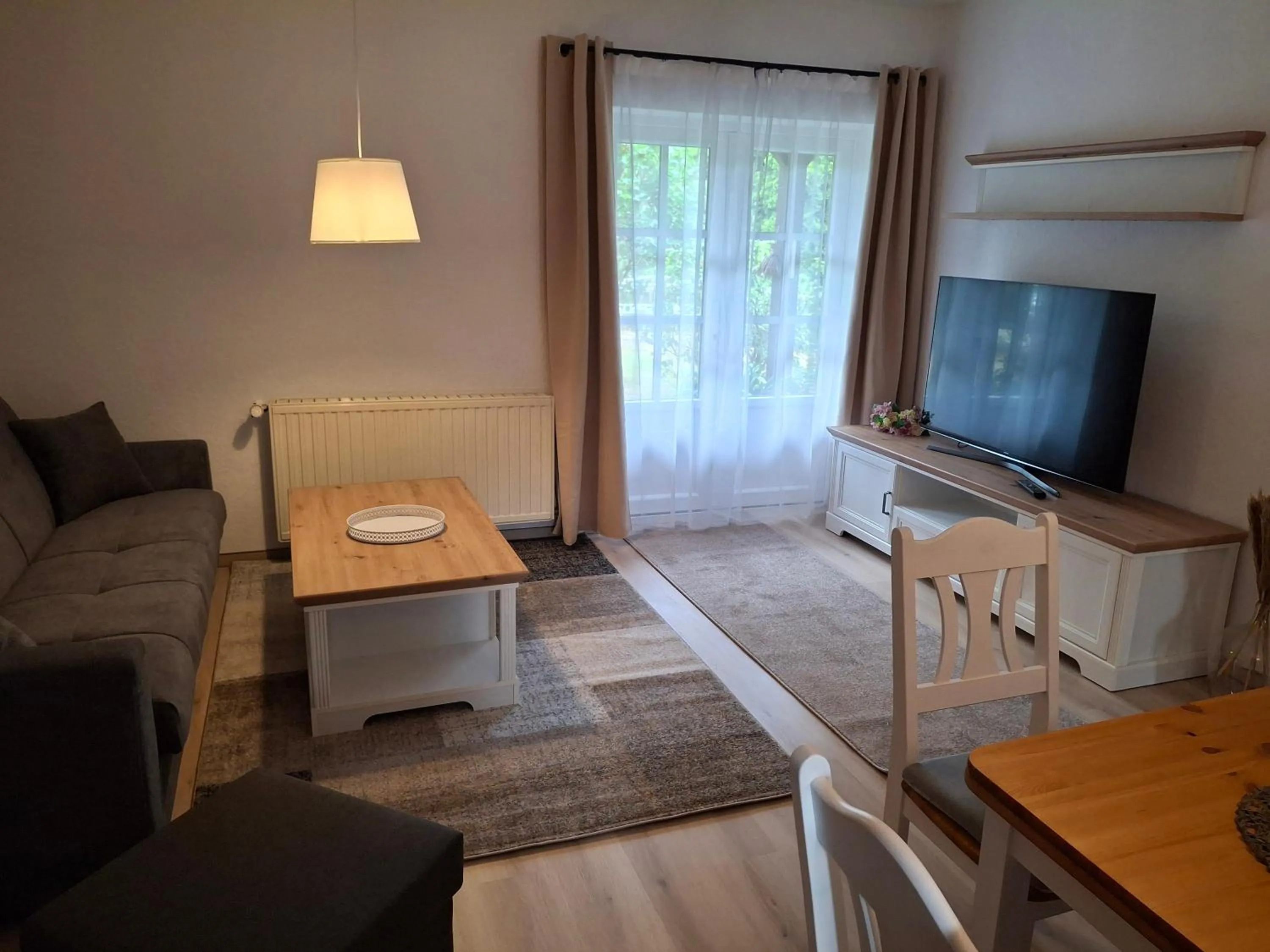 Communal lounge/ TV room in Jägerheim Löbsal